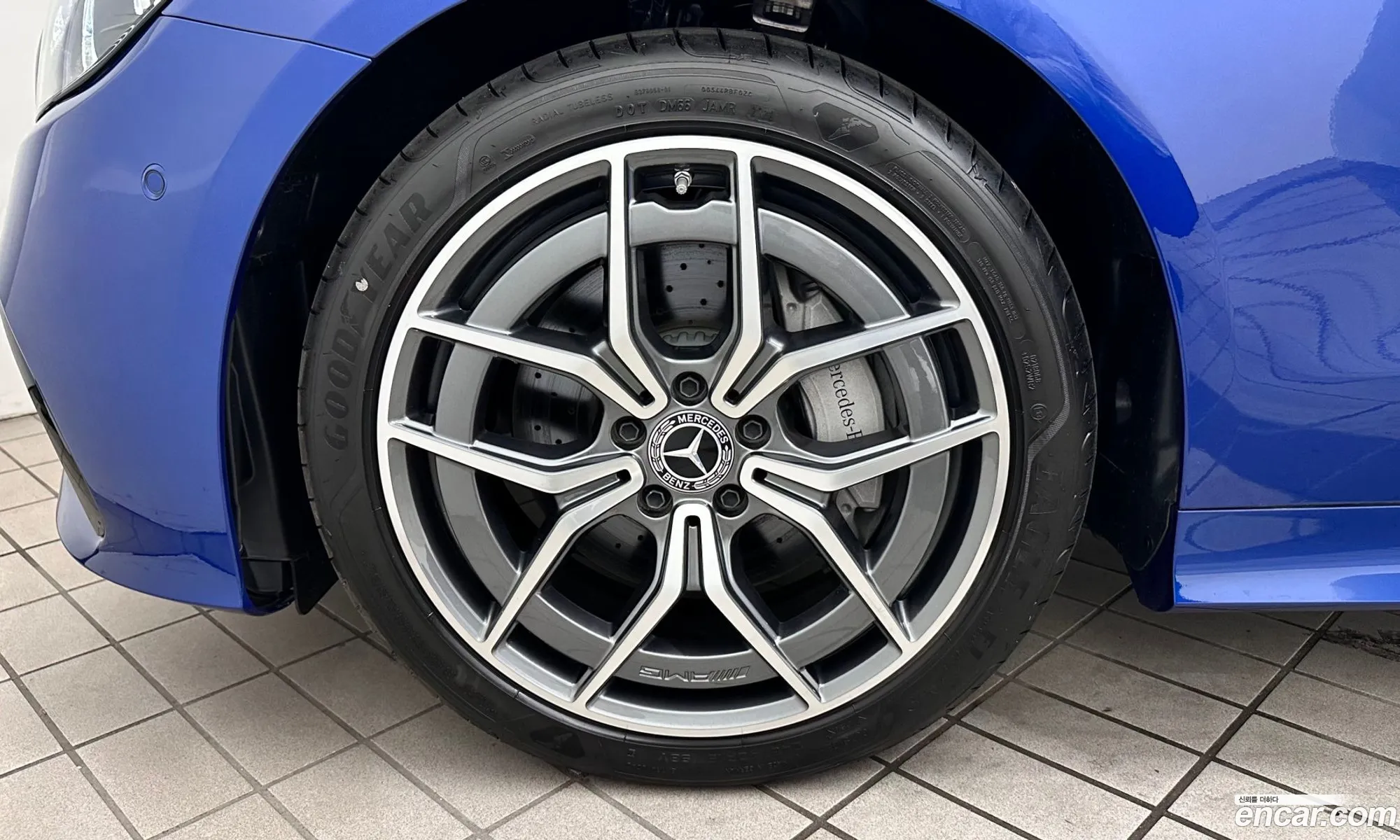 Mercedes-Benz E-Klasse E300D 4Matic Coupe 2023 - фотография 18572871