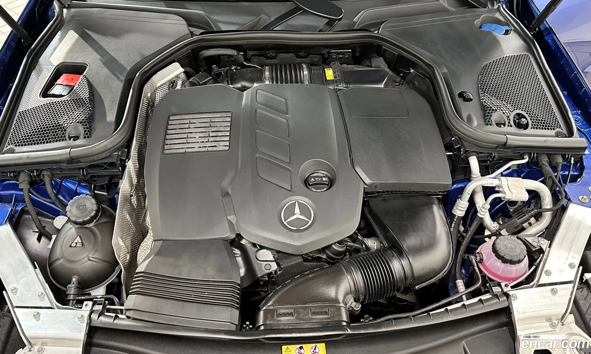 Mercedes-Benz E-Klasse E300D 4Matic Coupe 2023 - фотография 18572872