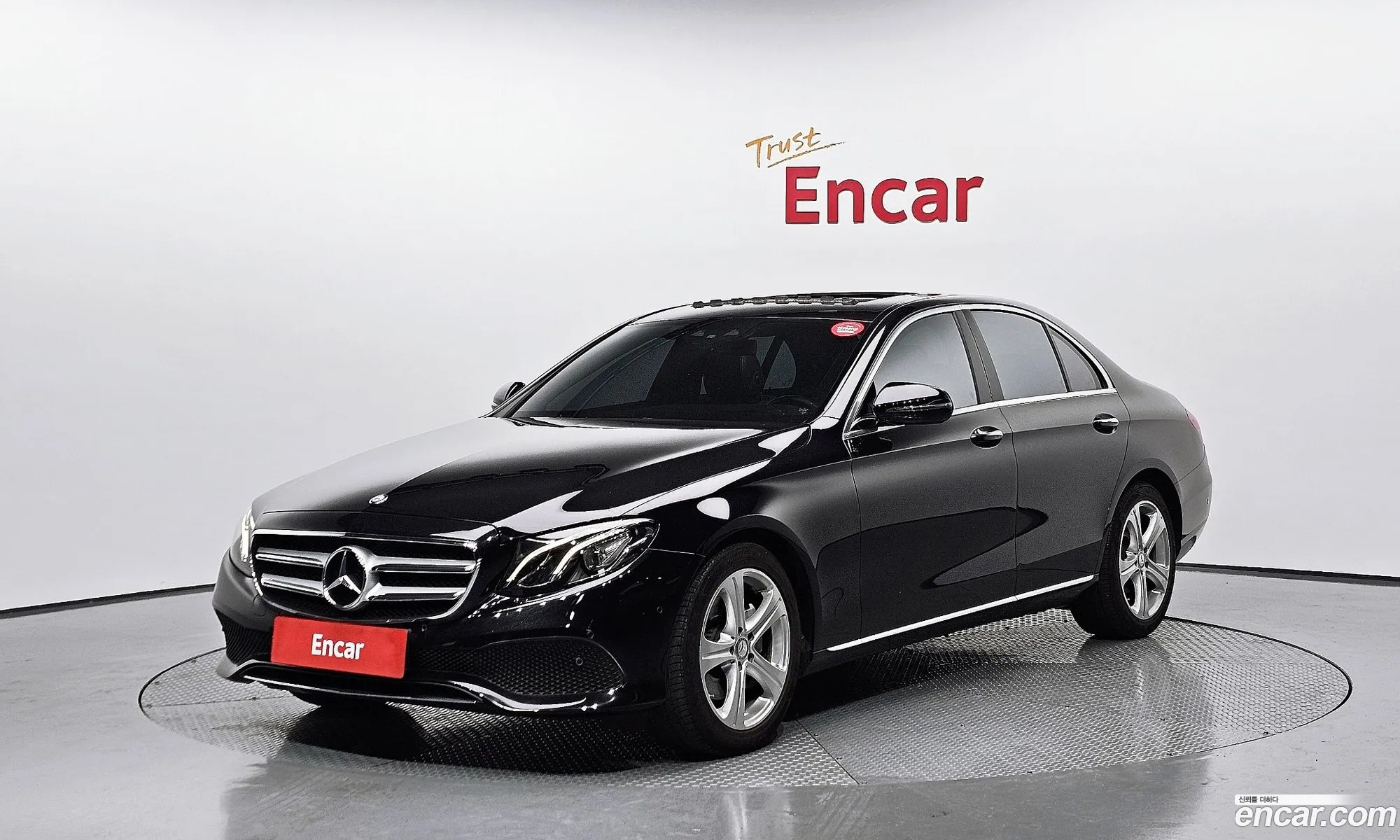 Mercedes-Benz E-Klasse E200 Avant Garde 2017 - фотография 18338444