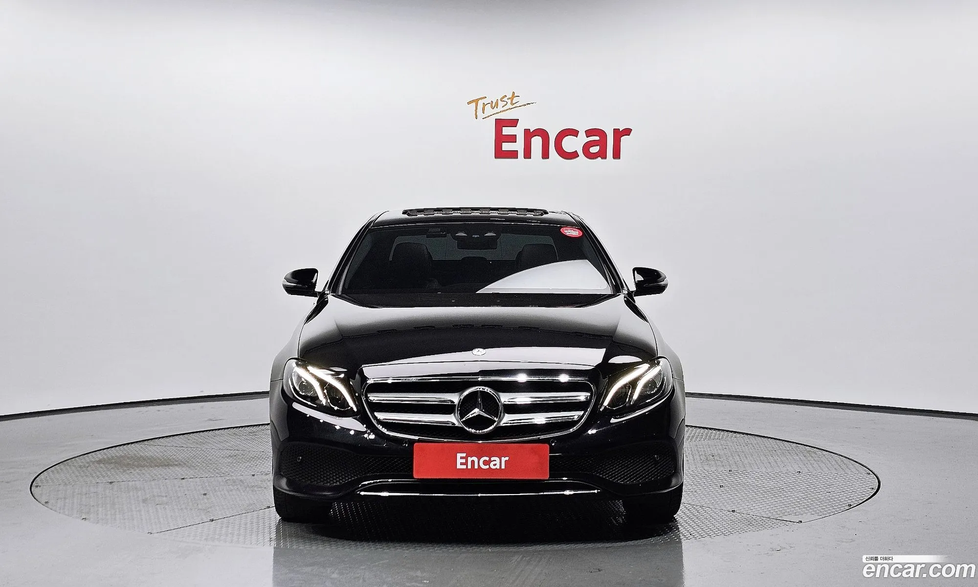 Mercedes-Benz E-Klasse E200 Avant Garde 2017 - фотография 18338446