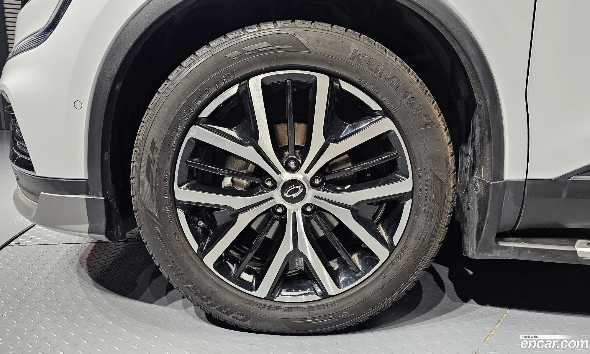 Renault Samsung Qm6 20 Lpe Re Signature 2Wd 2023 - фотография 1514965