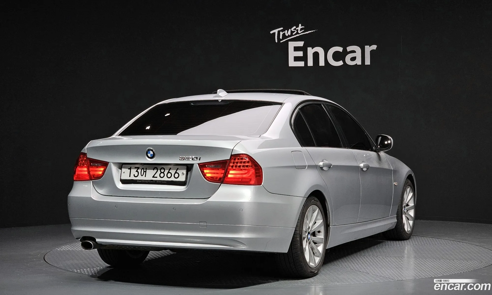 BMW 3Er 320I Sedan 2011 - фотография 16193870
