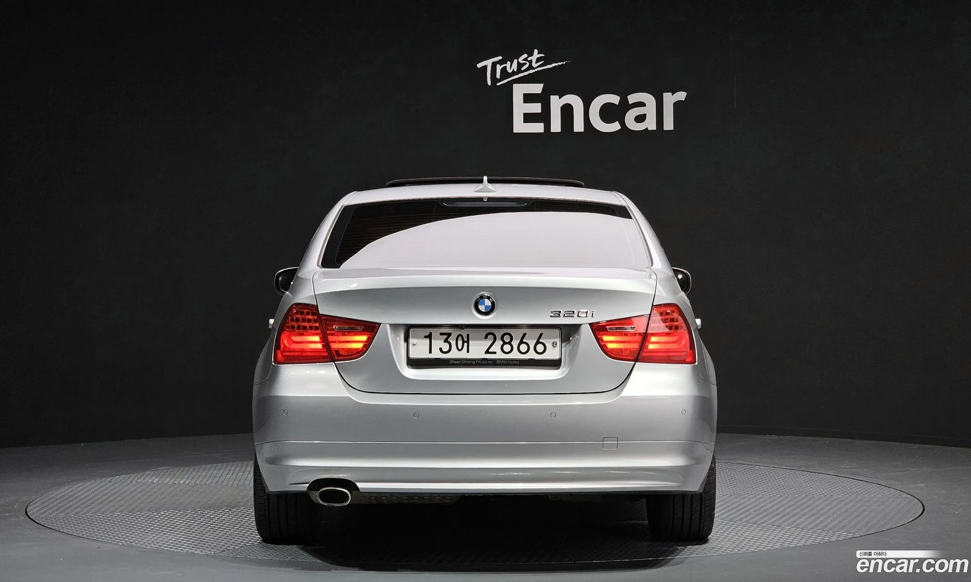 BMW 3Er 320I Sedan 2011 - фотография 16193872