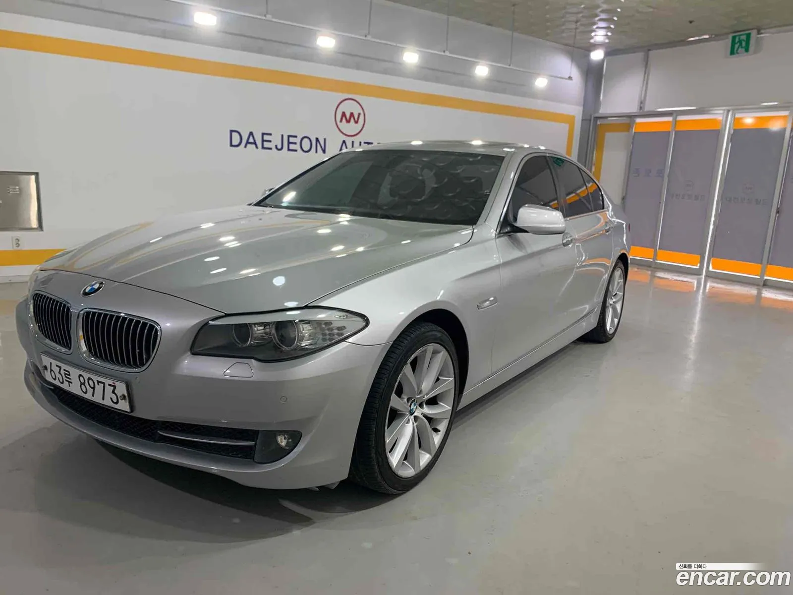 BMW 5 Series F10 520D - фотография 15698998