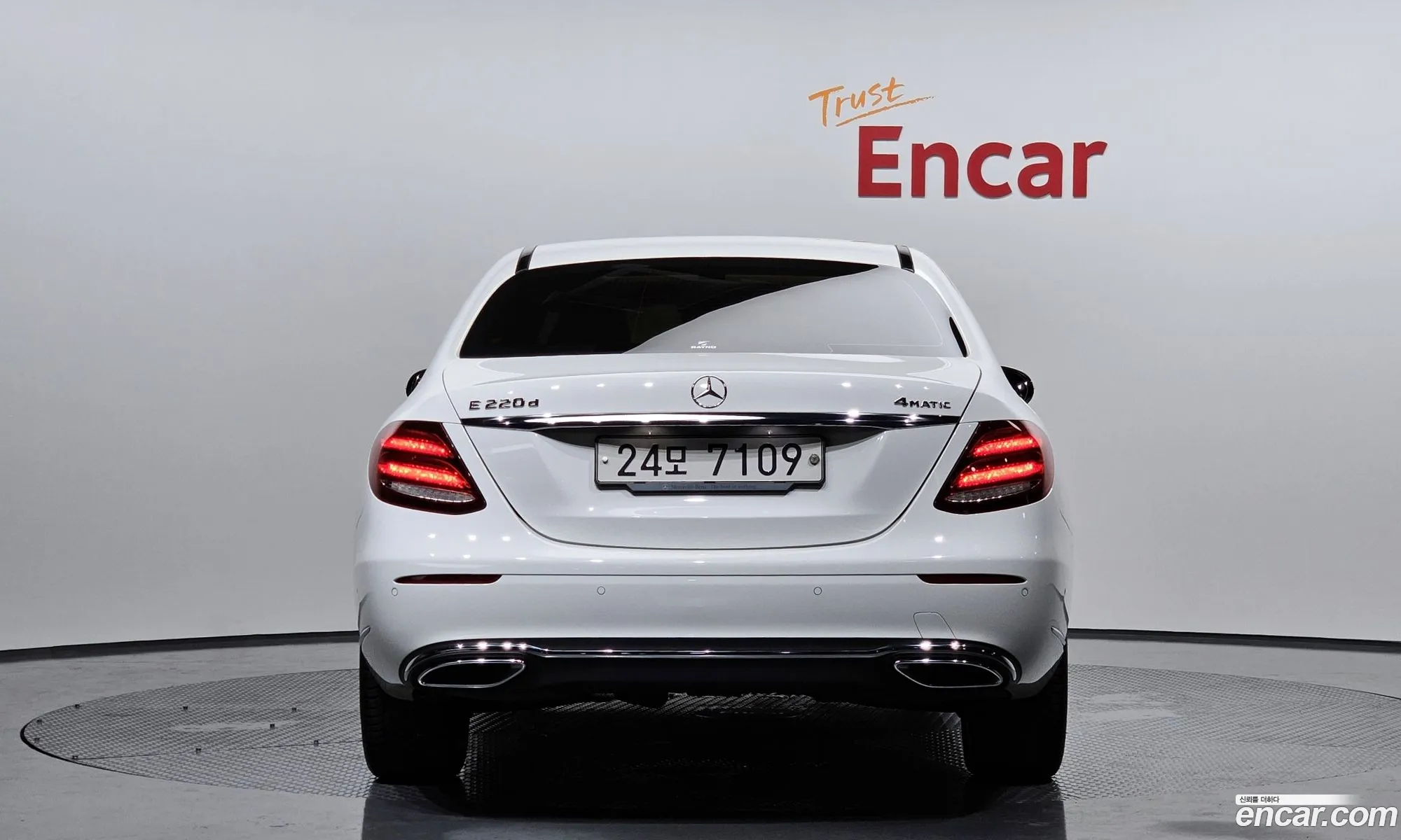 Benz E-Class W213 E220D 4Matic Exclusive - фотография 18598487
