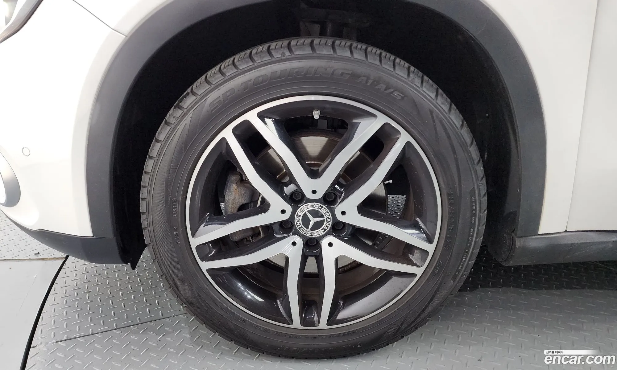 Mercedes-Benz Gla-Klasse I X156 Gla220 Premium 2018 - фотография 18557905