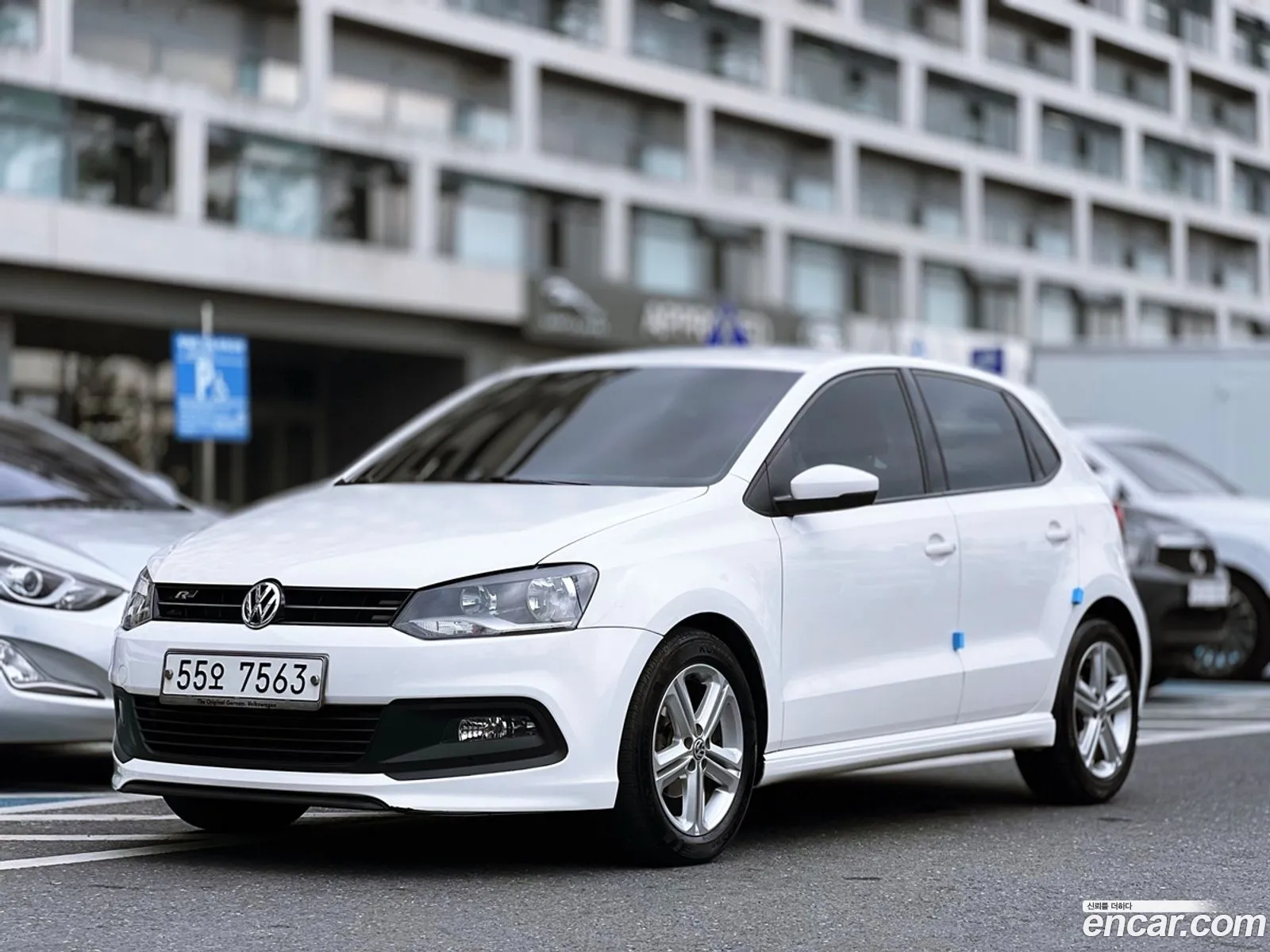 Volkswagen Polo V 16 Tdi R-Line 2013 - фотография 12546026