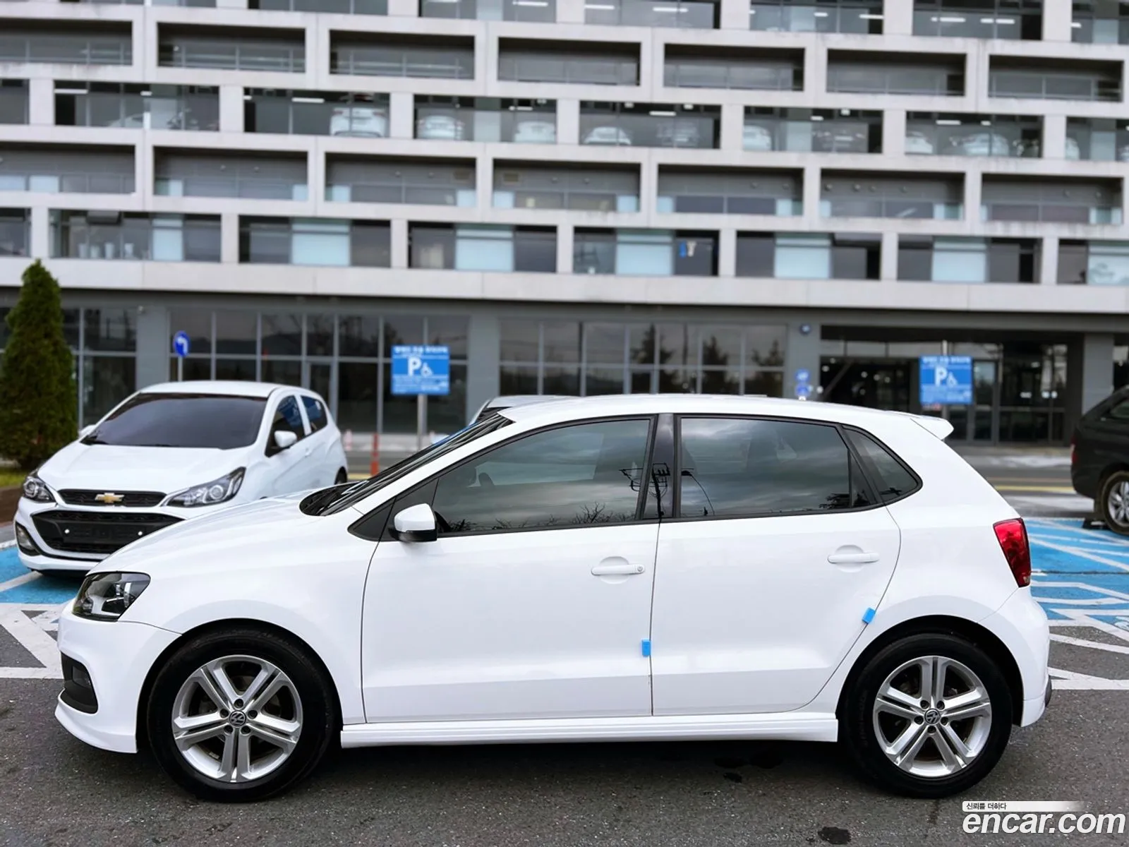 Volkswagen Polo V 16 Tdi R-Line 2013 - фотография 12546028
