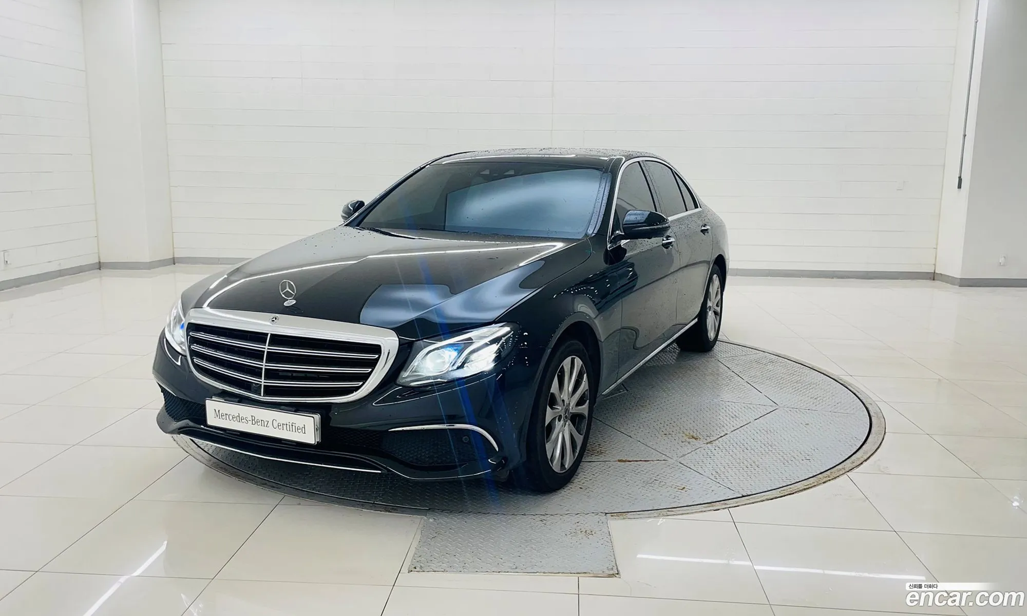 Mercedes-Benz E-Klasse V W213 S213 C238 E300 Exclusive 2019 - фотография 18624032