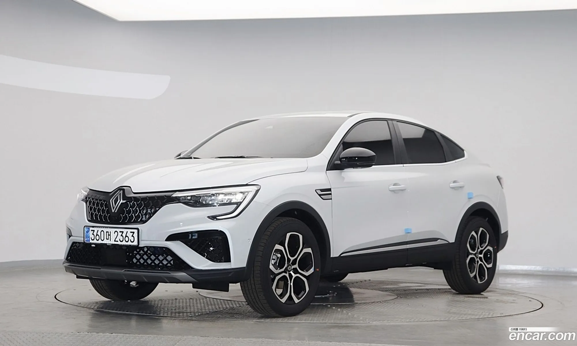Renault Samsung Arkana 16 E-Tech Iconic 2025 - фотография 2600283