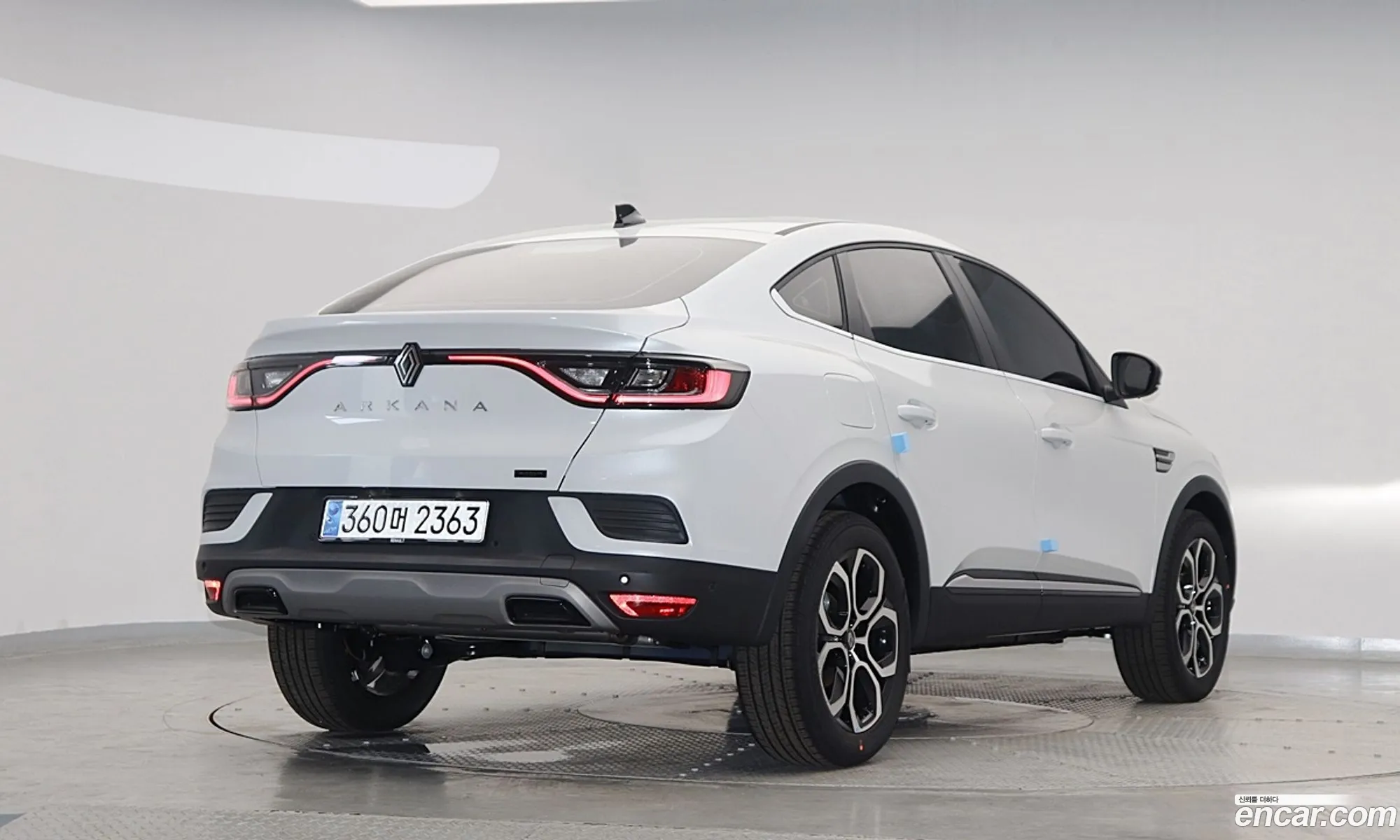 Renault Samsung Arkana 16 E-Tech Iconic 2025 - фотография 2600284