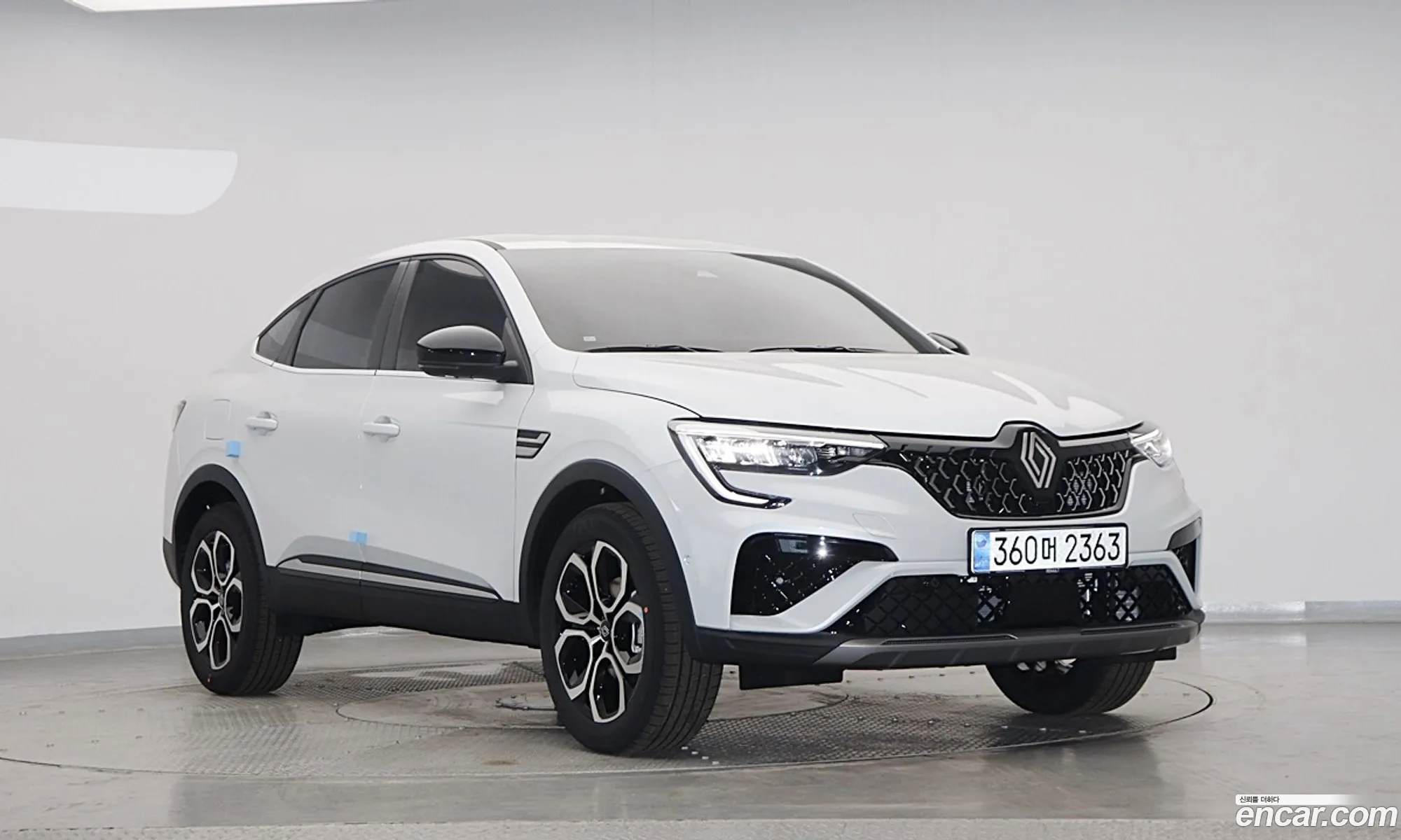 Renault Samsung Arkana 16 E-Tech Iconic 2025 - фотография 2600285