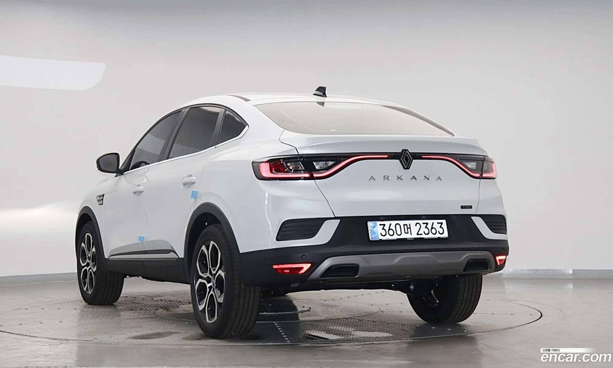 Renault Samsung Arkana 16 E-Tech Iconic 2025 - фотография 2600286