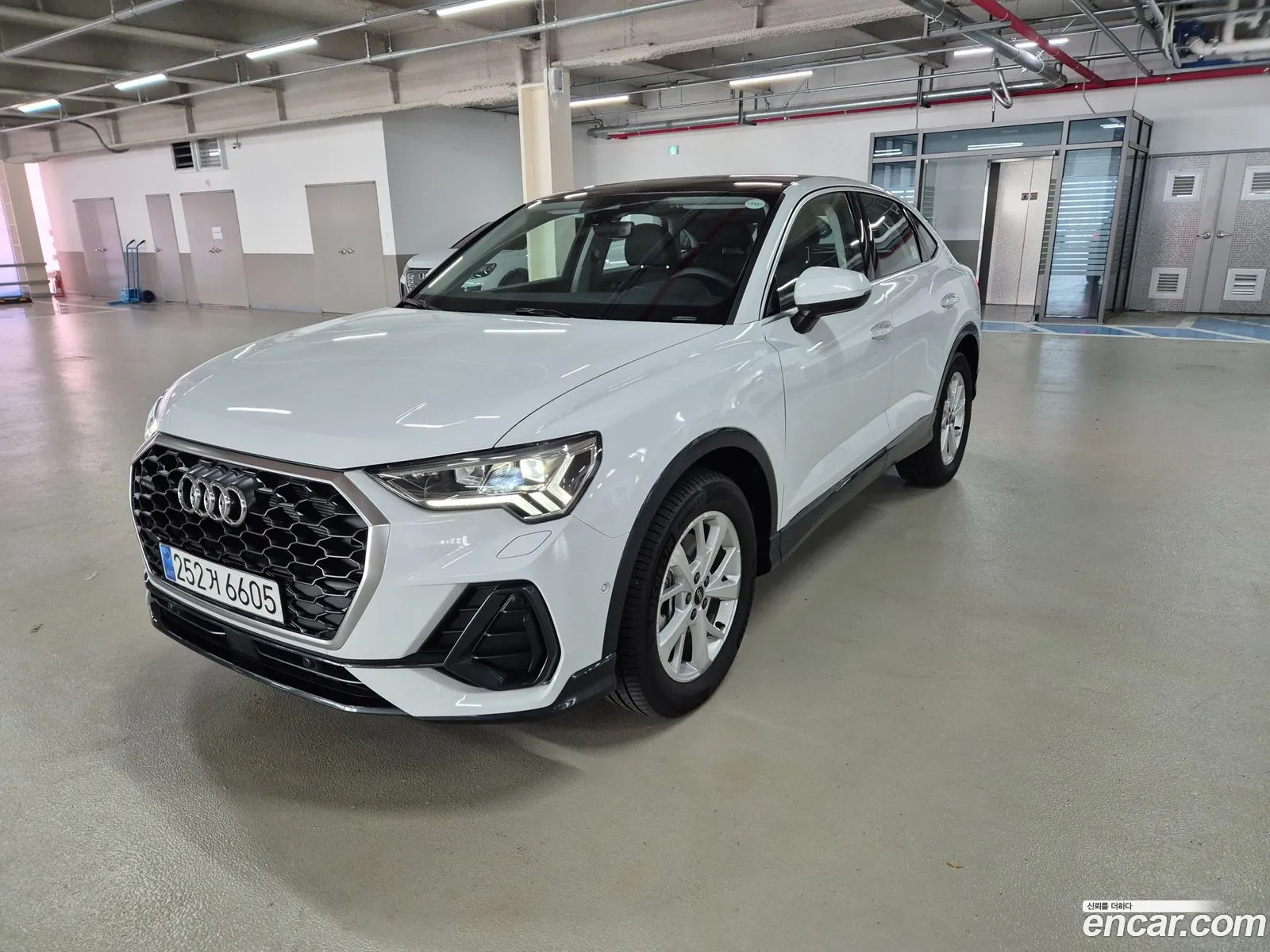 Audi Q3 40 Tfsi Quattro Sportback 2023 - фотография 8425394