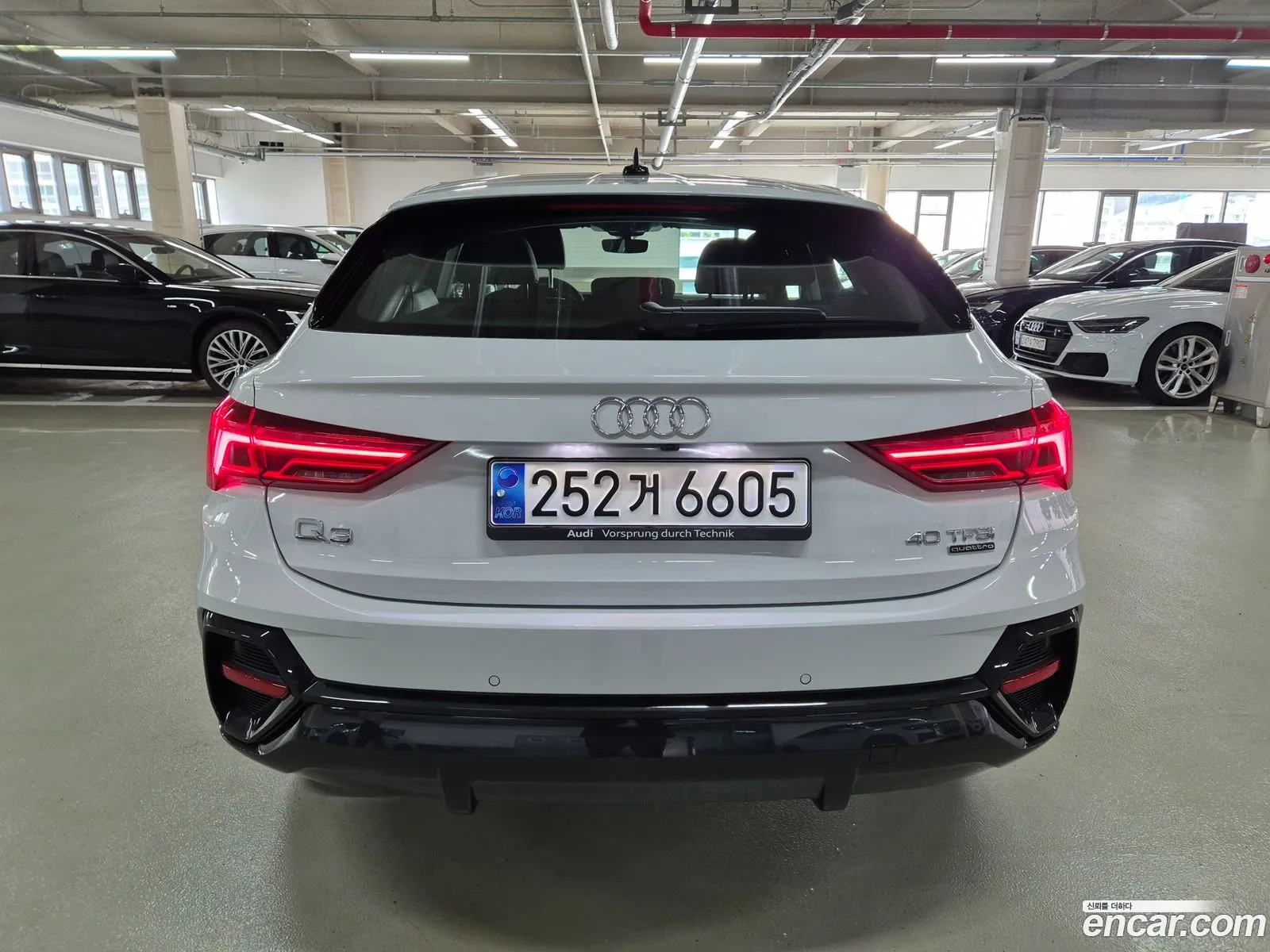 Audi Q3 40 Tfsi Quattro Sportback 2023 - фотография 8425397