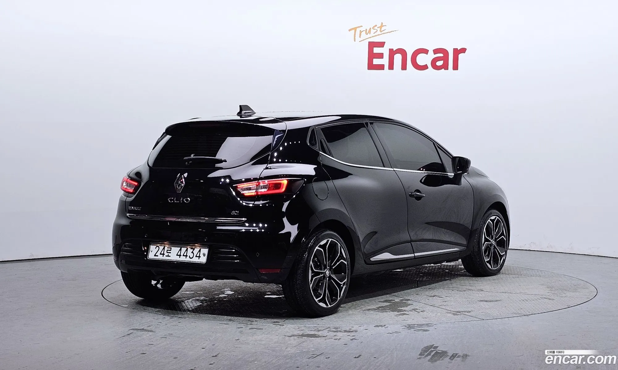 Renault Samsung Clio Intense 2018 - фотография 1821838