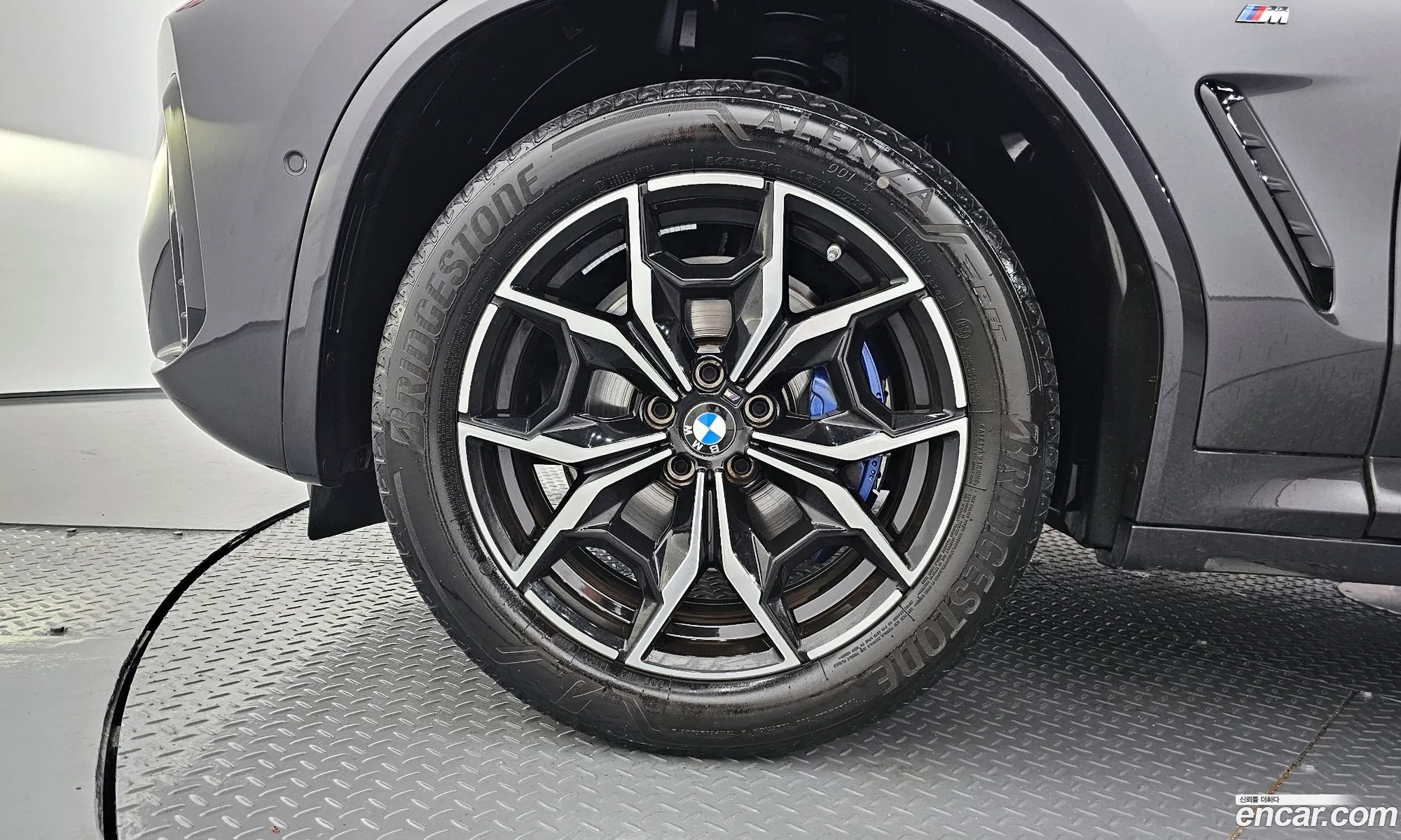 BMW X4 xDrive20I M Sports 2023 - фотография 15692389