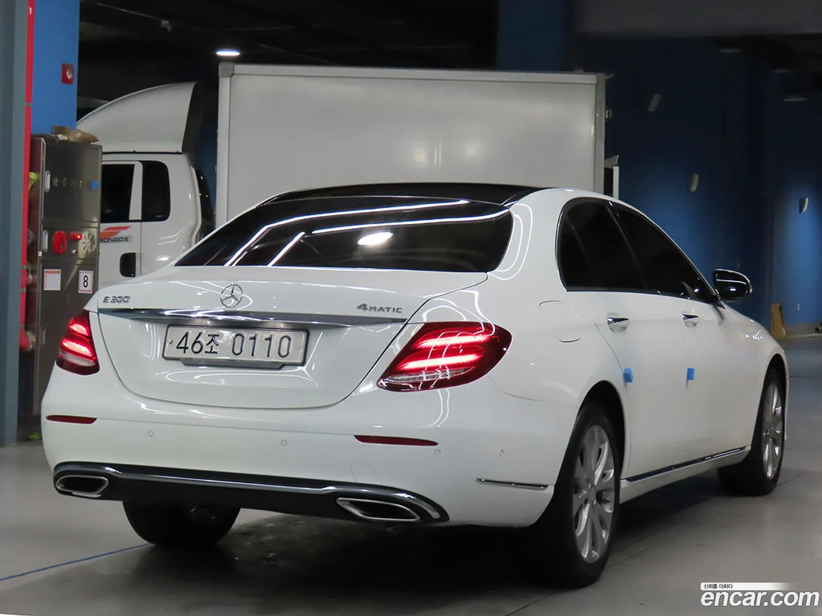 Mercedes-Benz E-Klasse E300 4Matic Exclusive 2017 - фотография 18563208