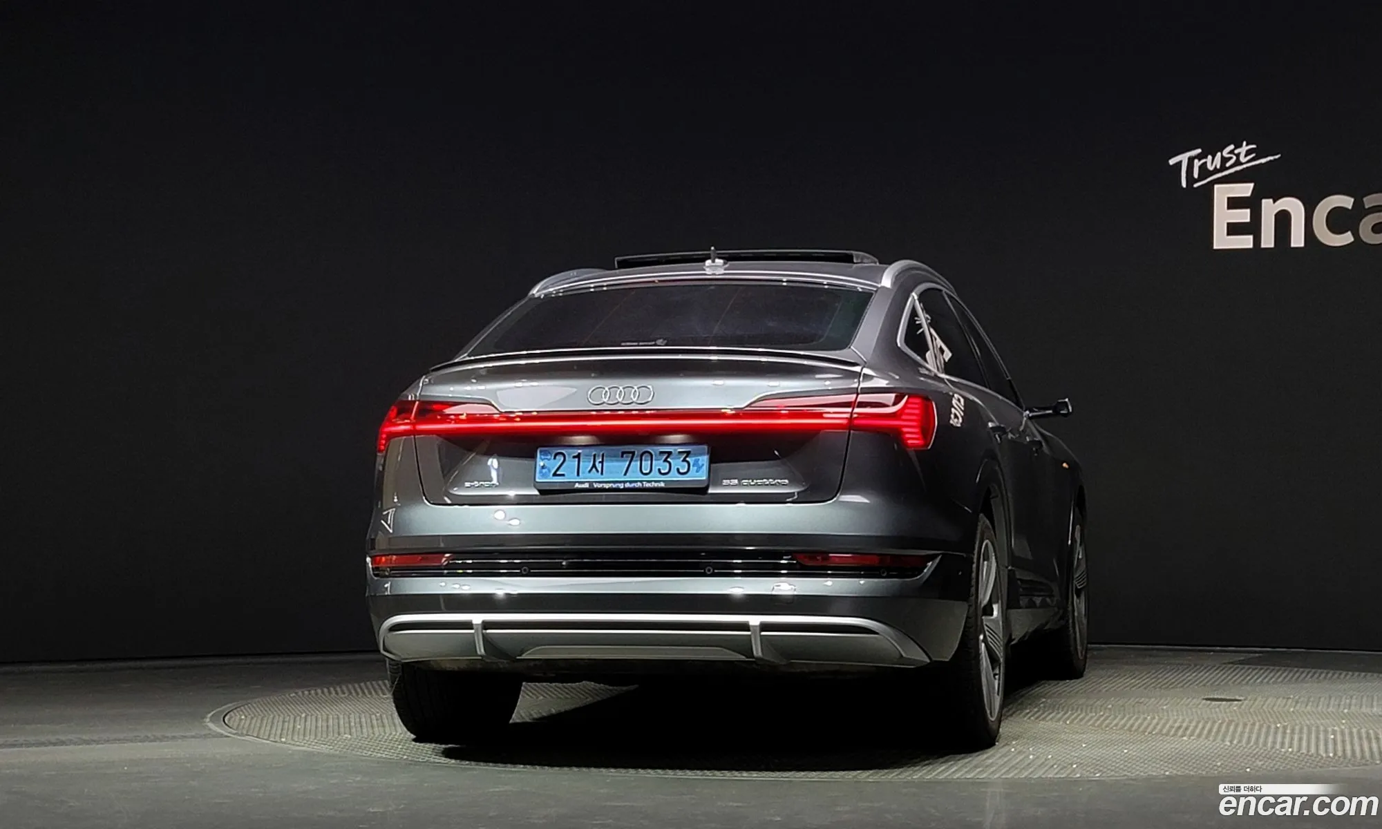 Audi E-Tron I 55 Quattro Sportback 2022 - фотография 8471420