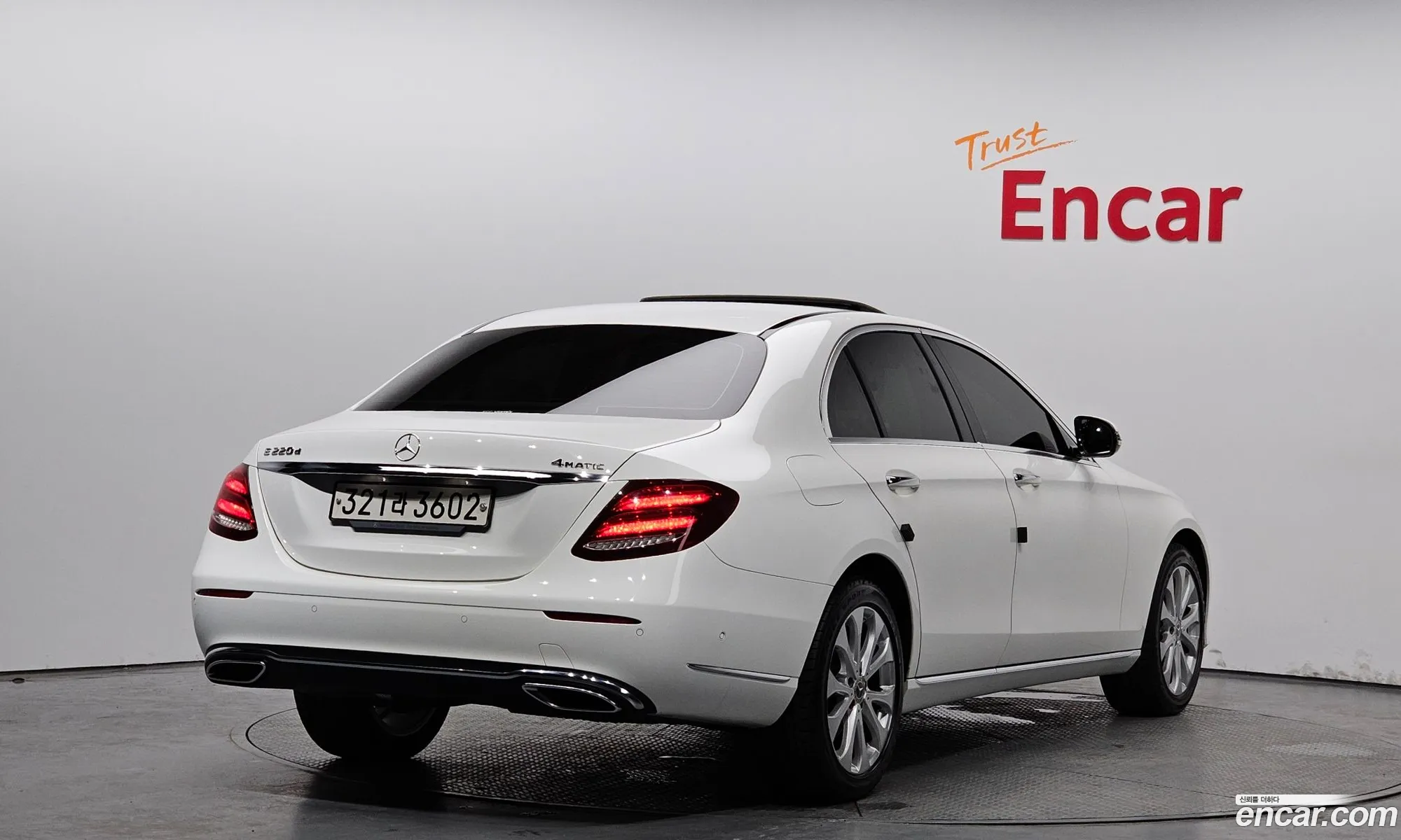 Mercedes-Benz E-Klasse V W213 S213 C238 E220D 4Matic Exclusive 2020 - фотография 18507740