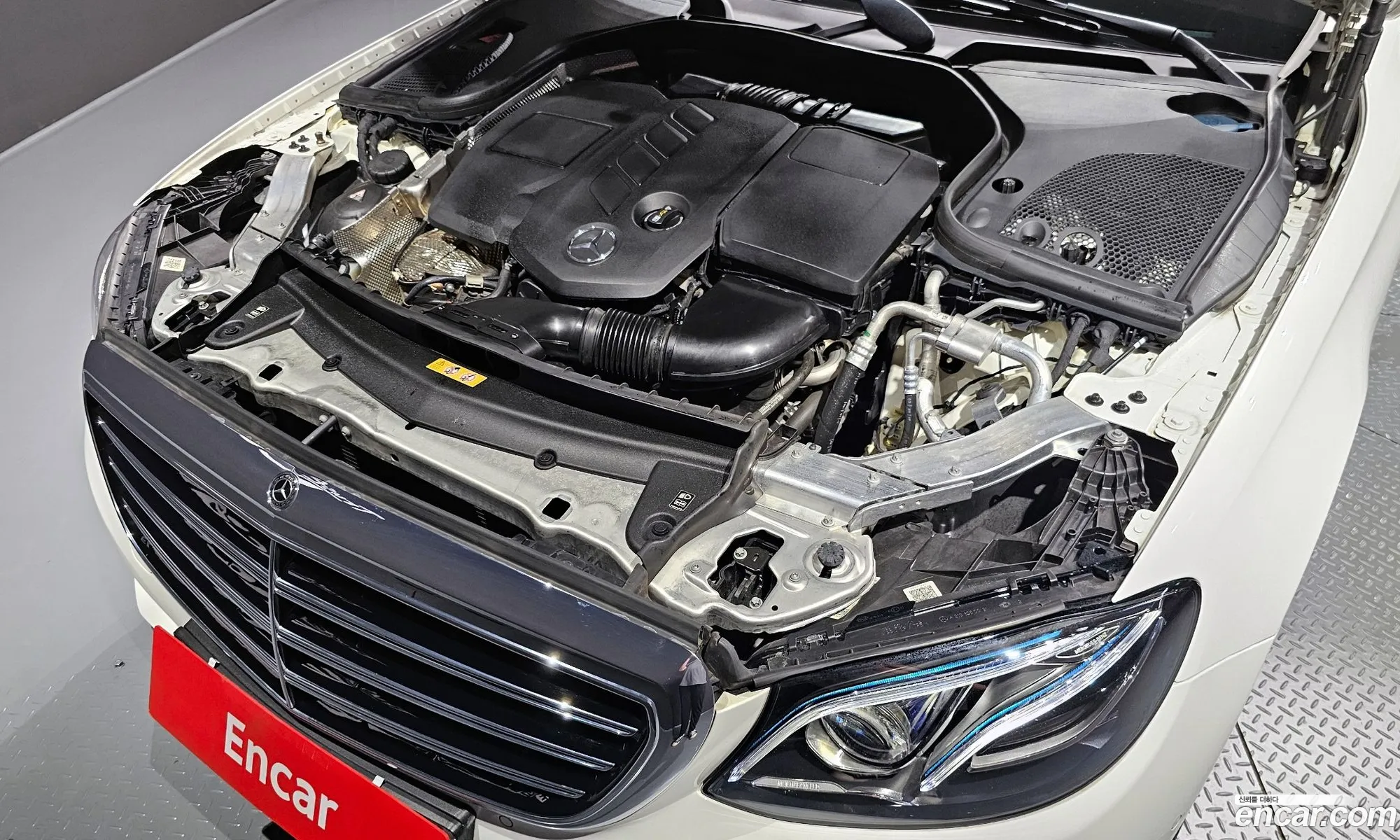 Mercedes-Benz E-Klasse E220D Exclusive 2017 - фотография 18580821