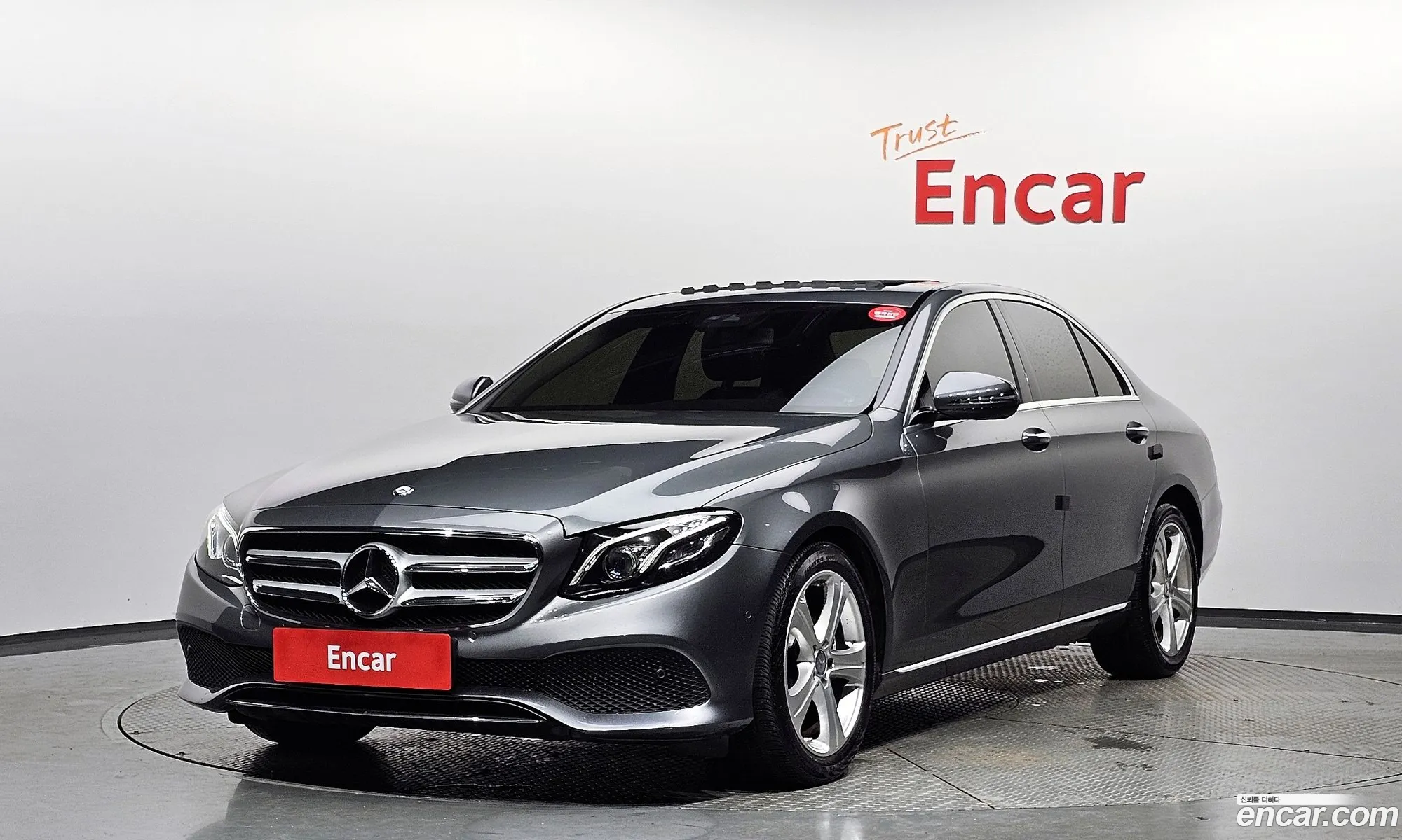 Mercedes-Benz E-Klasse E220D Avant Garde 2017 - фотография 18507499