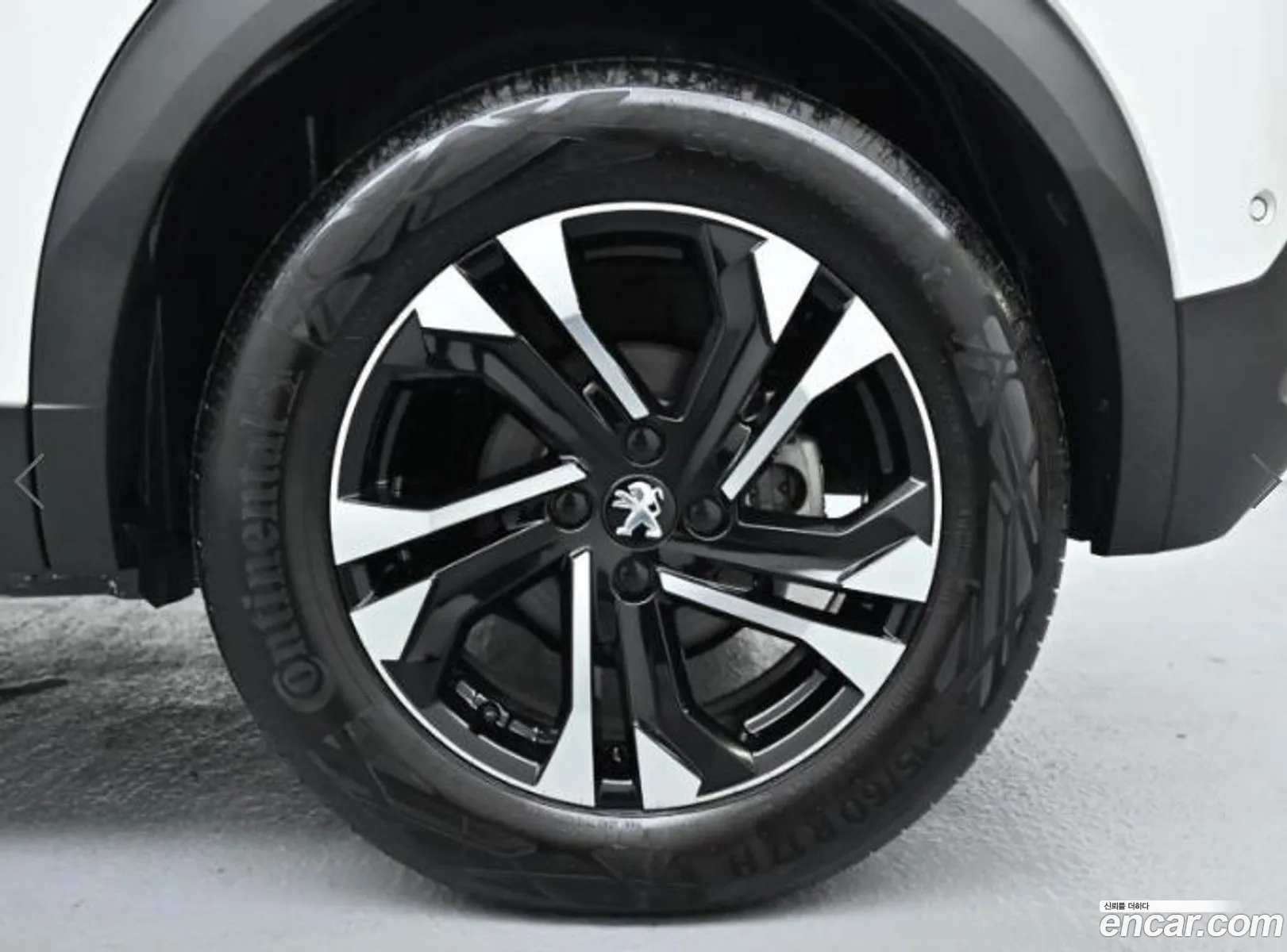 Peugeot 2008 Ev Gt 2023 - фотография 4702537
