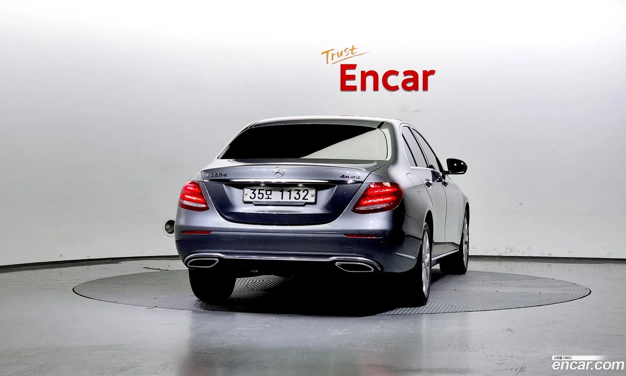 Mercedes-Benz E-Klasse E220D 4Matic Exclusive 2017 - фотография 18517236