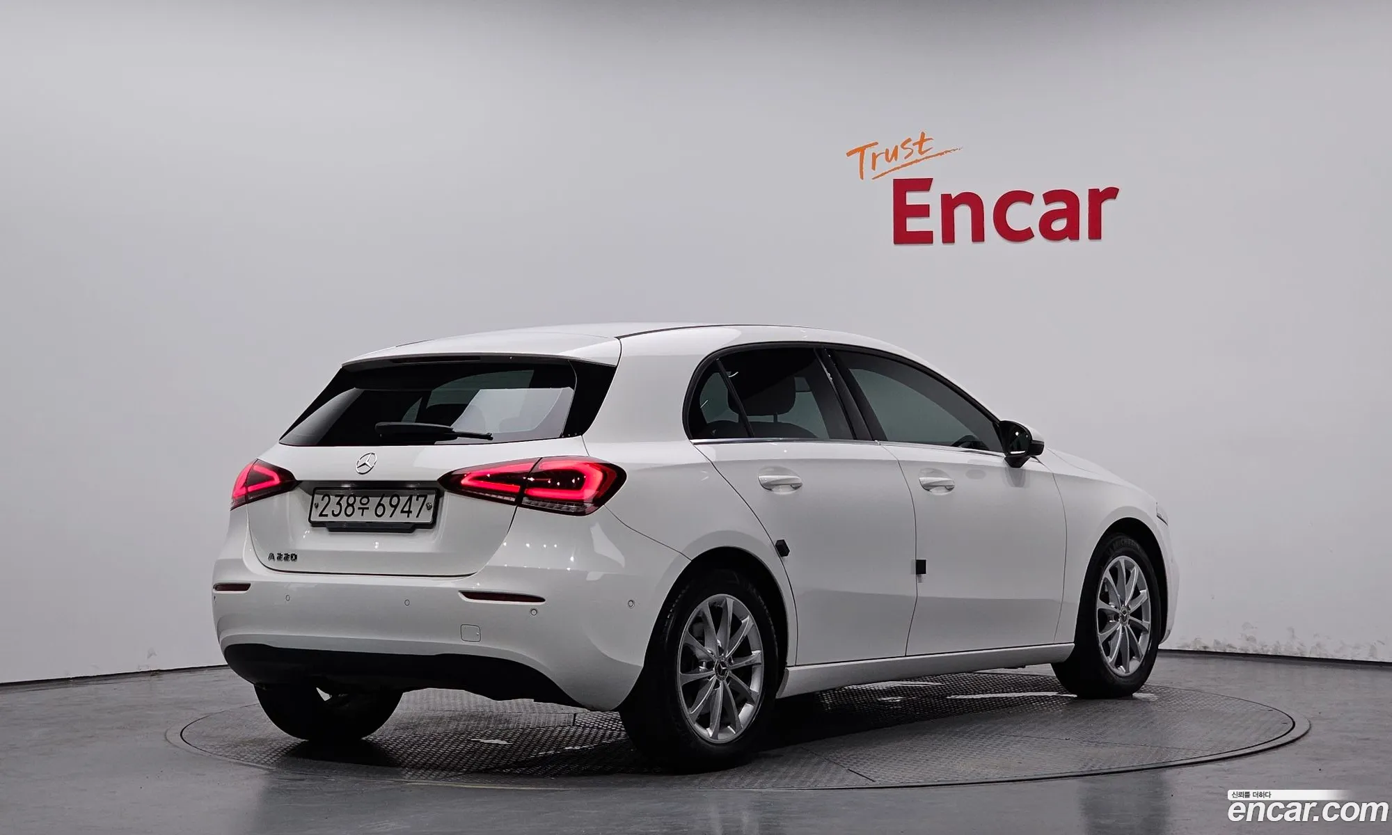 Mercedes-Benz A-Klasse Iv W177 A220 Hatchback 2019 - фотография 18472421