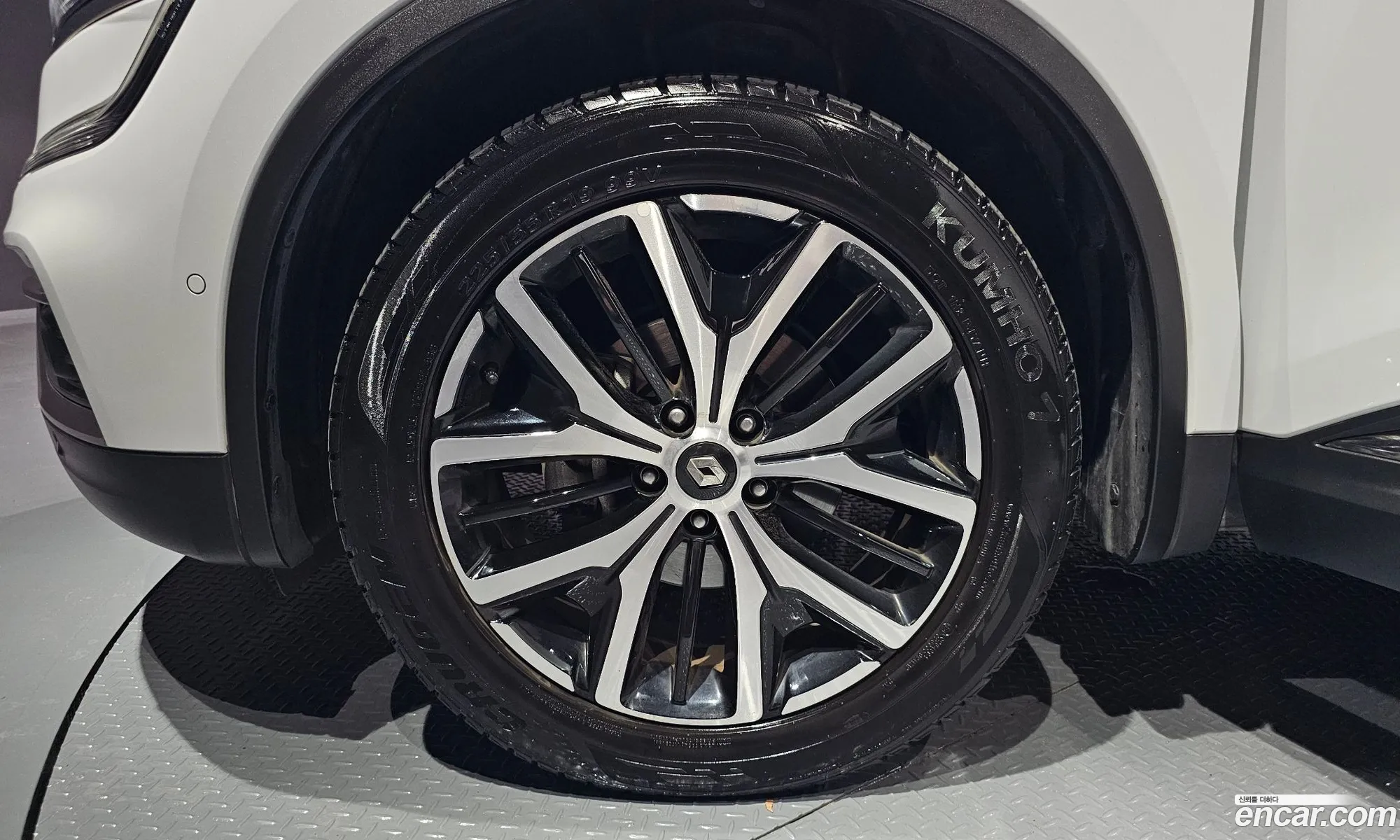 Renault Samsung Qm6 20 Lpe Re Signature 2Wd 2020 - фотография 1874314