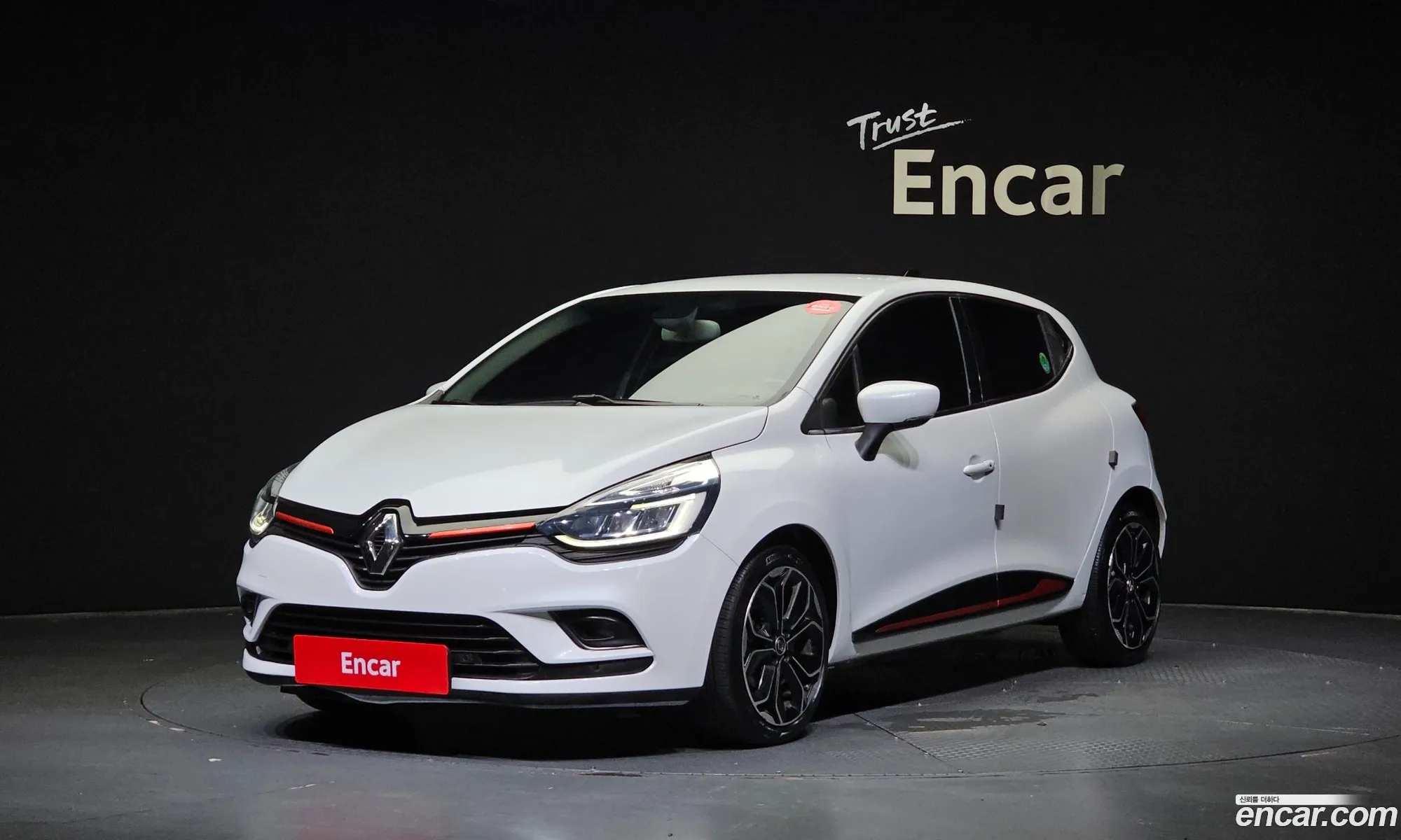 Renault Samsung Clio Intense 2018 - фотография 2069386