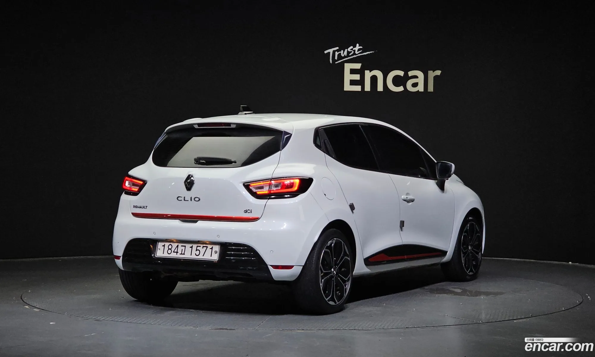Renault Samsung Clio Intense 2018 - фотография 2069387
