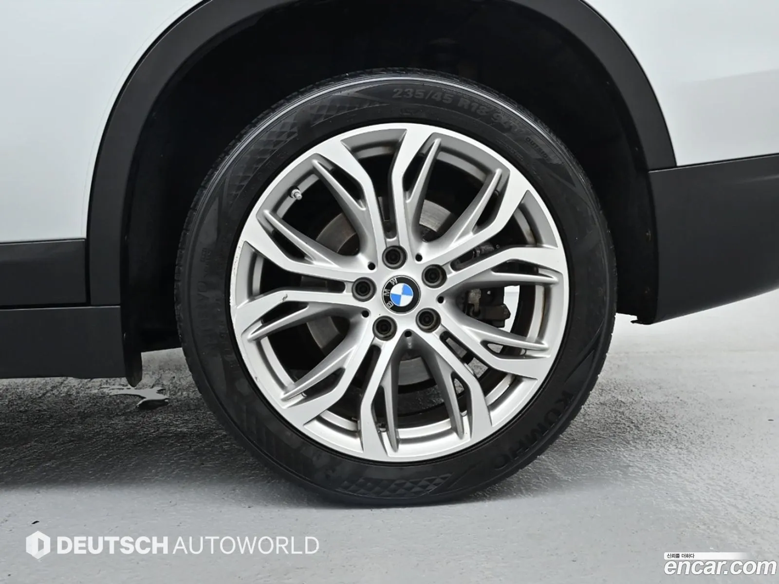 BMW X1 Ii F48 xDrive 20D Joy 2018 - фотография 15546101