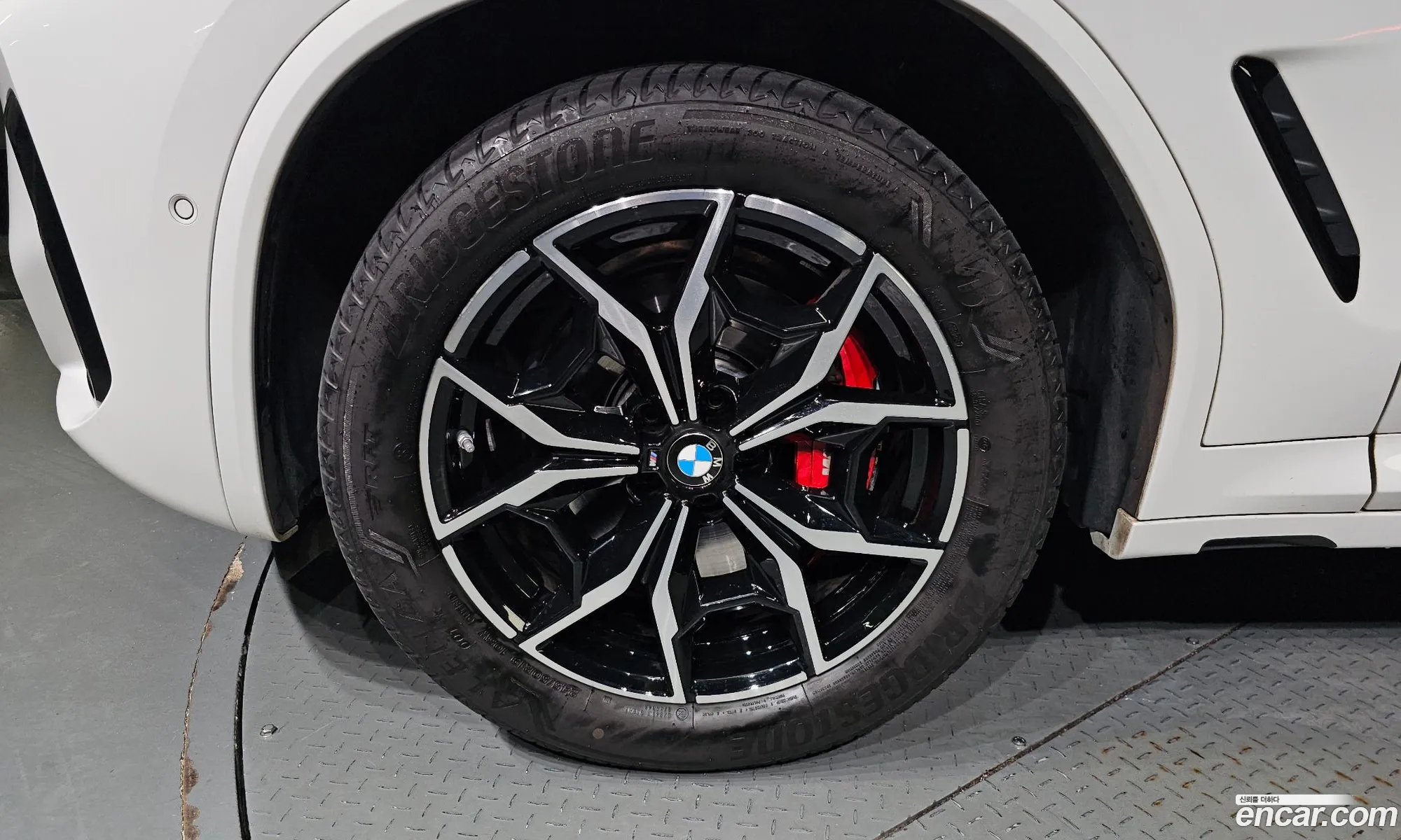 BMW X4 xDrive20I M Sports Pro 2023 - фотография 15546149