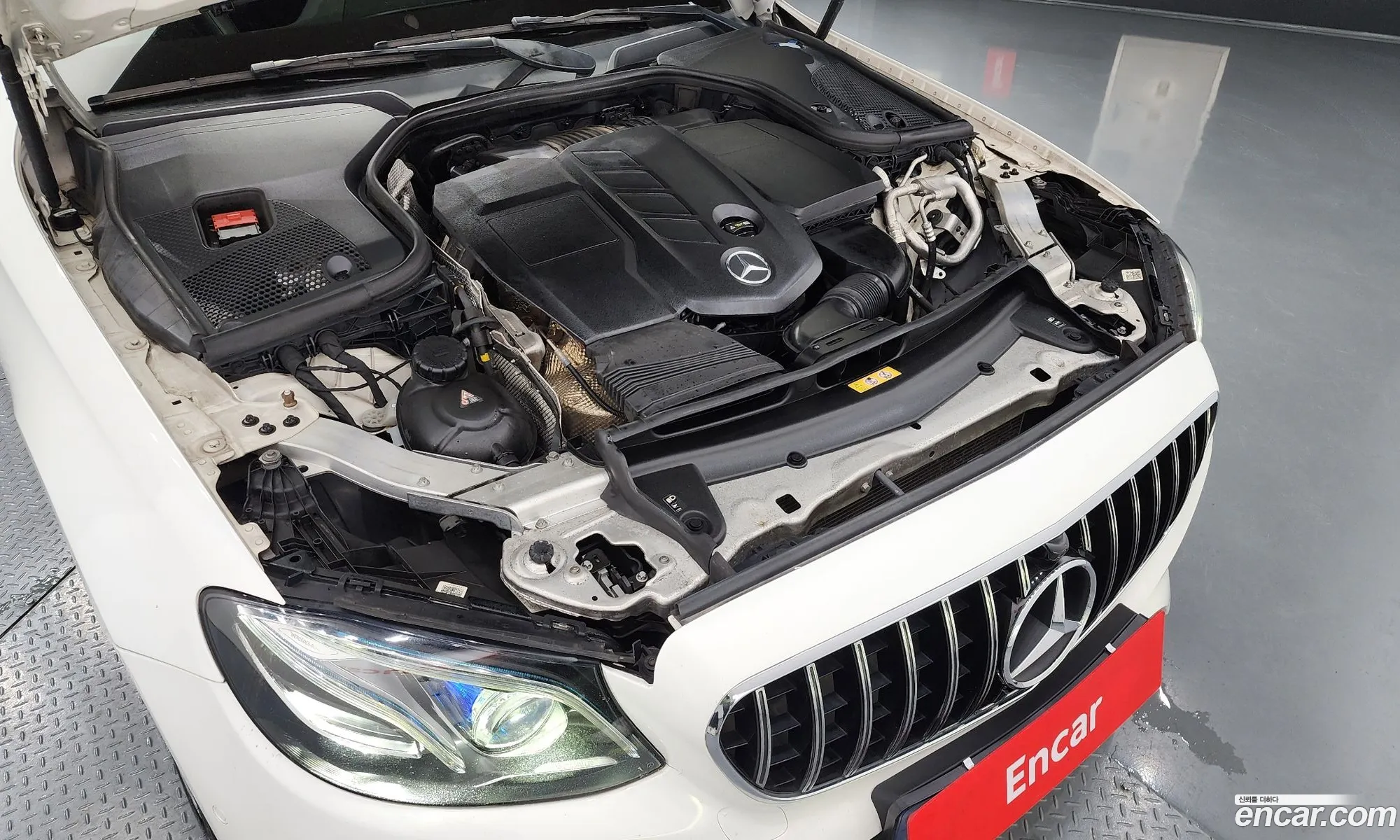 Mercedes-Benz E-Klasse E220D Avant Garde 2017 - фотография 18482289