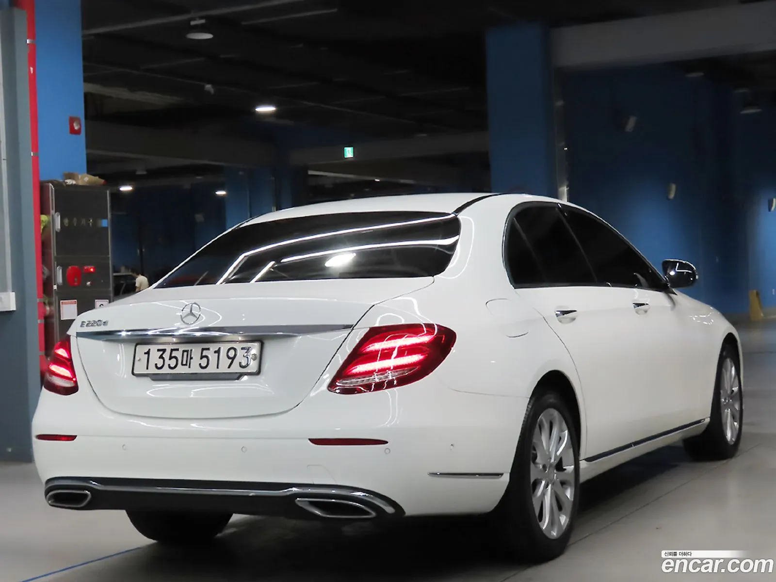 Benz E-Class W213 E220D Exclusive - фотография 18517210