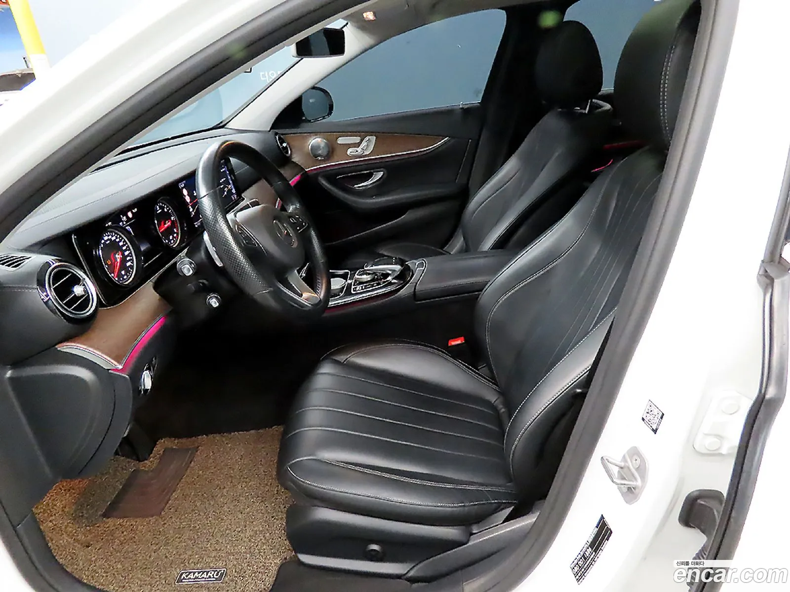 Benz E-Class W213 E220D Exclusive - фотография 18517213