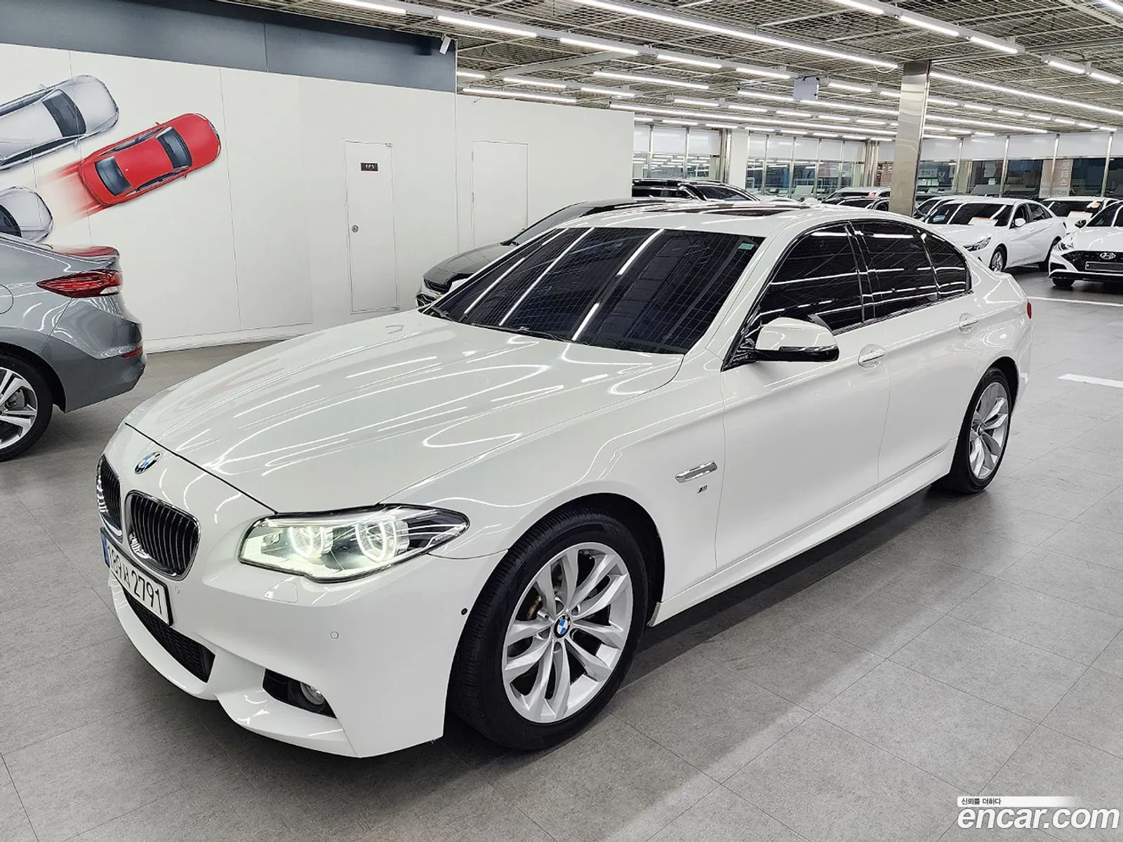 BMW 5 Series F10 520D M Aerodynamics - фотография 12009343