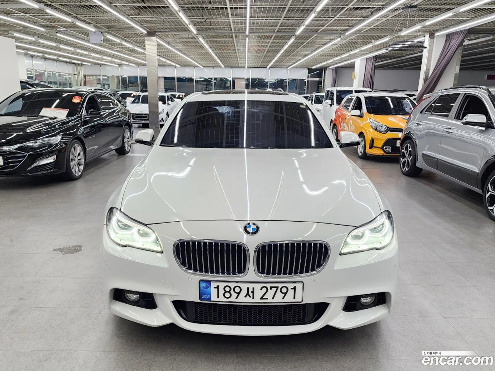 BMW 5 Series F10 520D M Aerodynamics - фотография 12009345