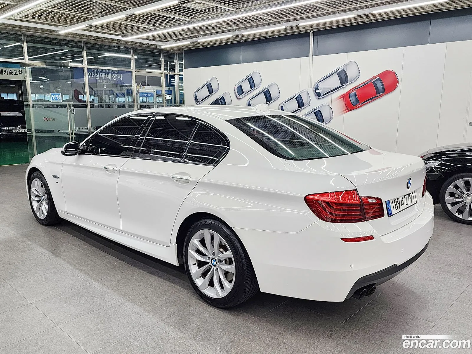 BMW 5 Series F10 520D M Aerodynamics - фотография 12009348