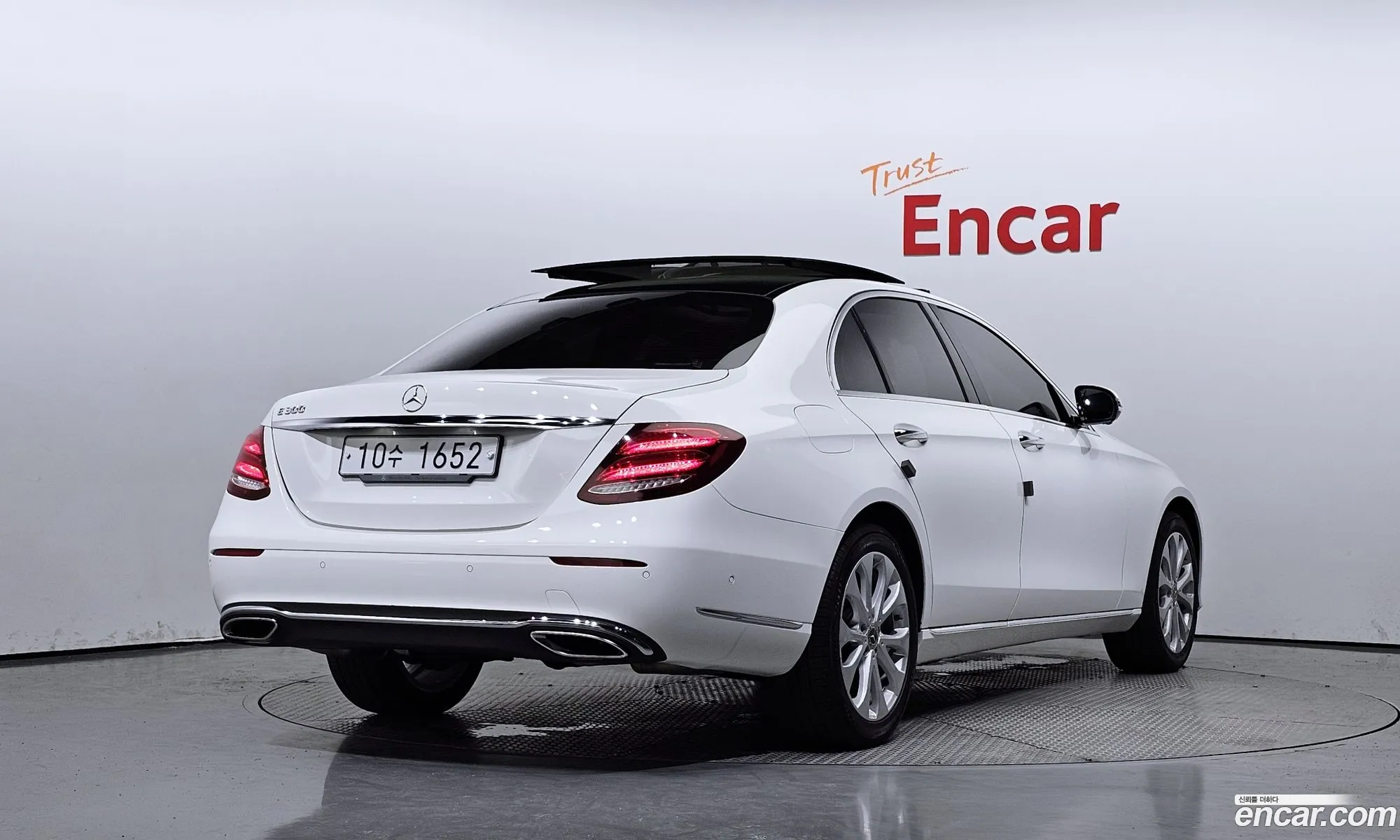Mercedes-Benz E-Klasse E300 Exclusive 2017 - фотография 18465472