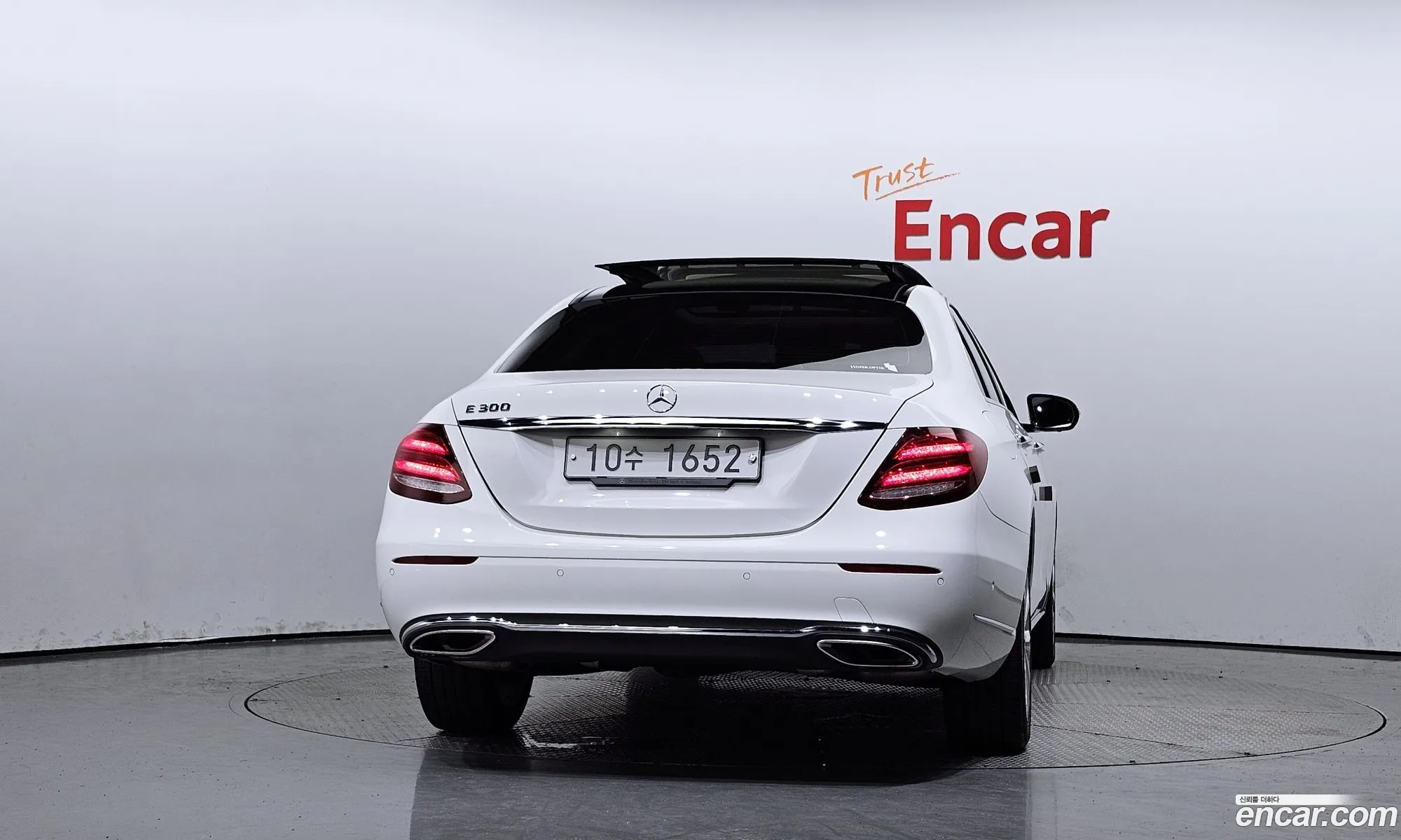 Mercedes-Benz E-Klasse E300 Exclusive 2017 - фотография 18465474