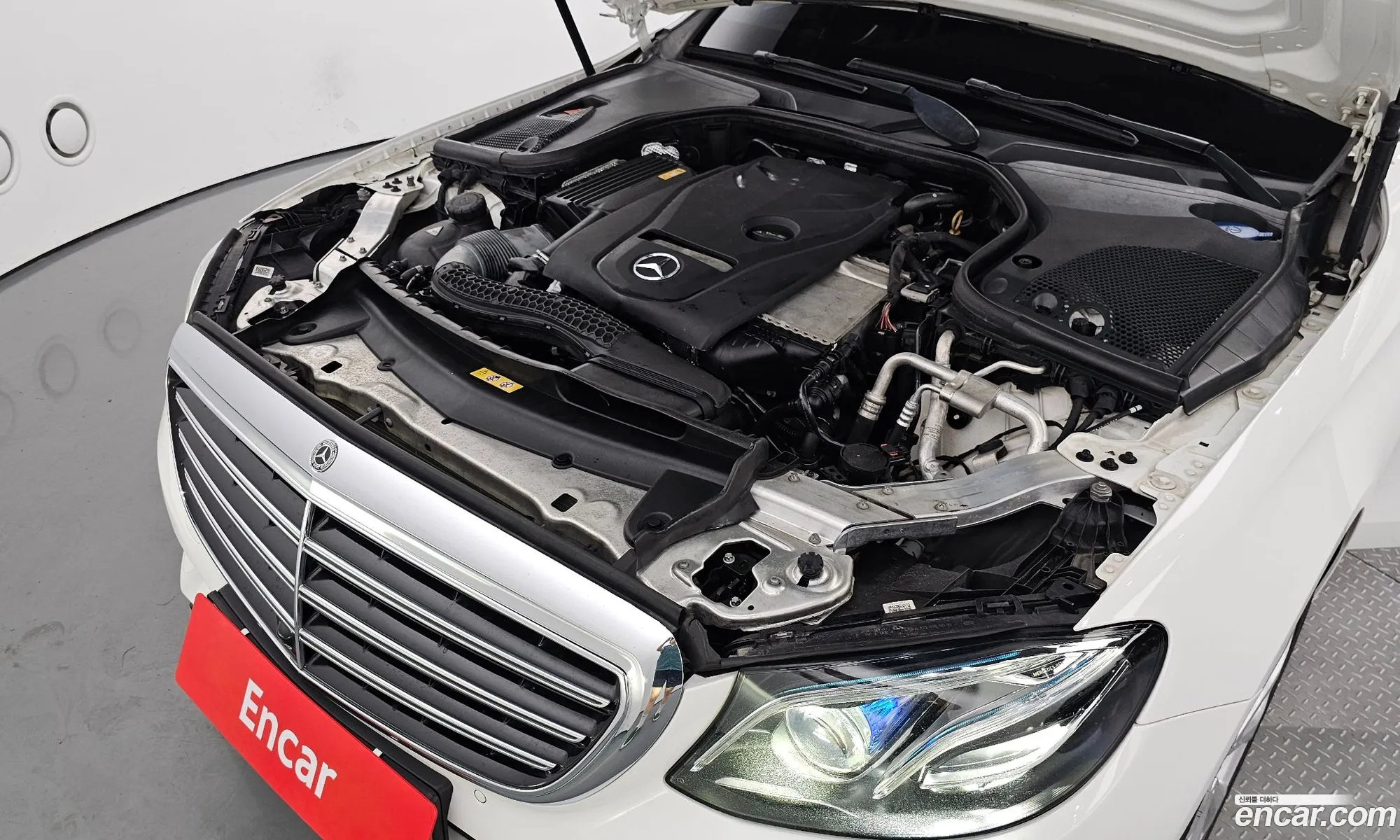 Mercedes-Benz E-Klasse E300 Exclusive 2017 - фотография 18465476