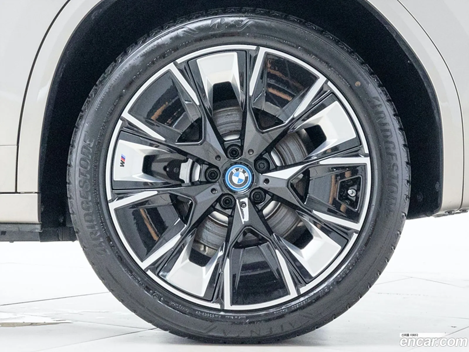 BMW Ix3 M Sports 2024 - фотография 14067879