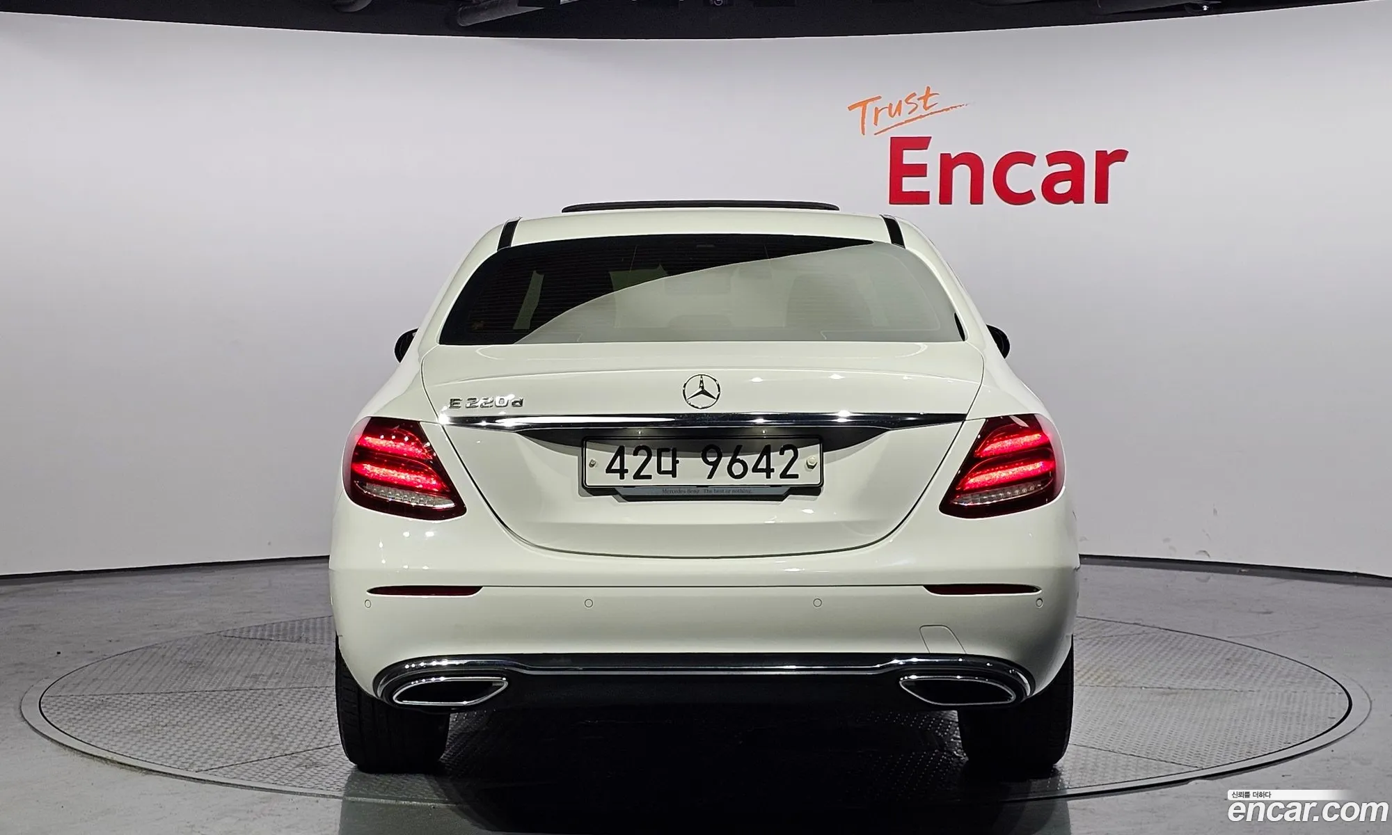 Mercedes-Benz E-Klasse E220D Avant Garde 2017 - фотография 18422404