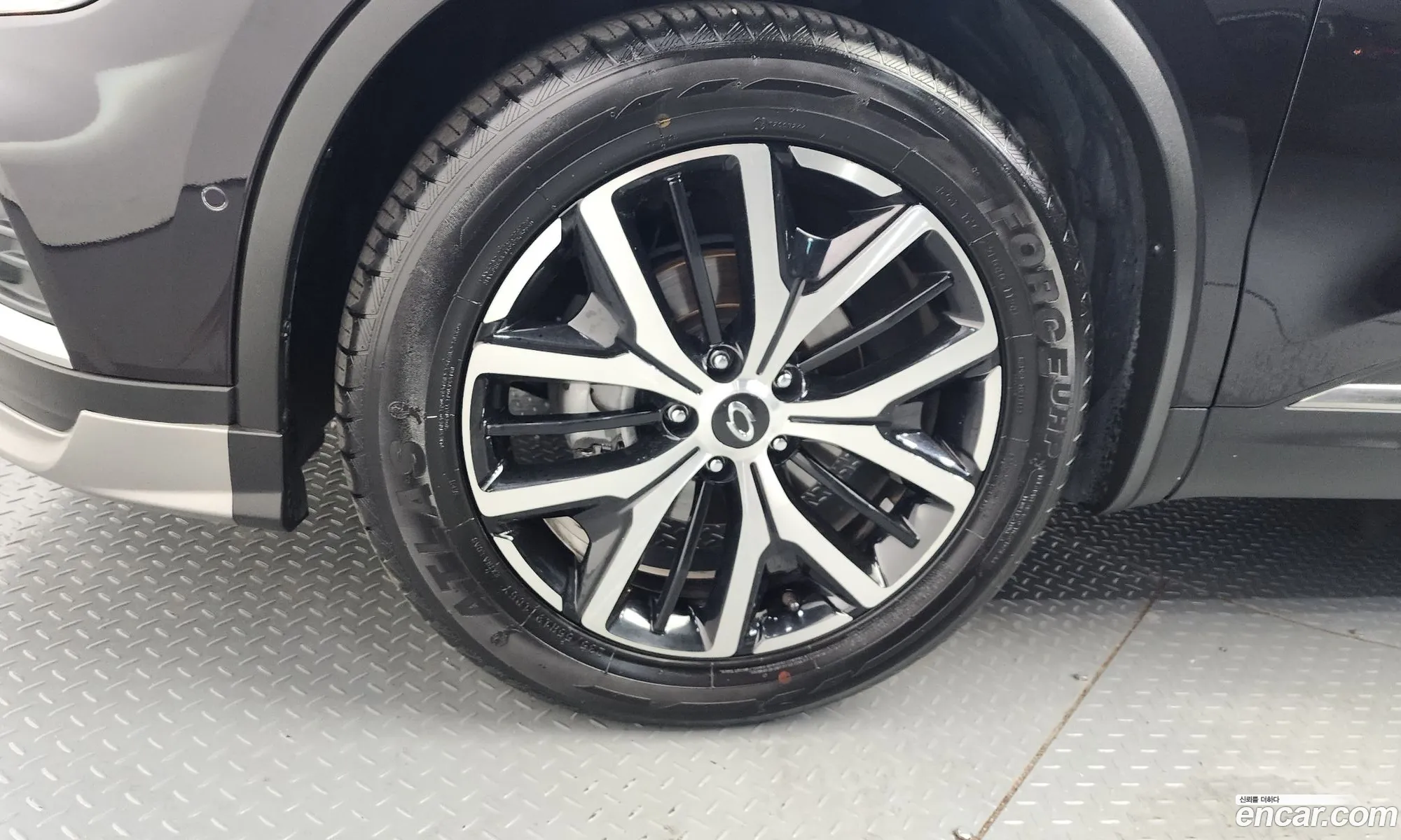 Renault Samsung Qm6 20 Gde Re Signature 2Wd 2020 - фотография 1808753