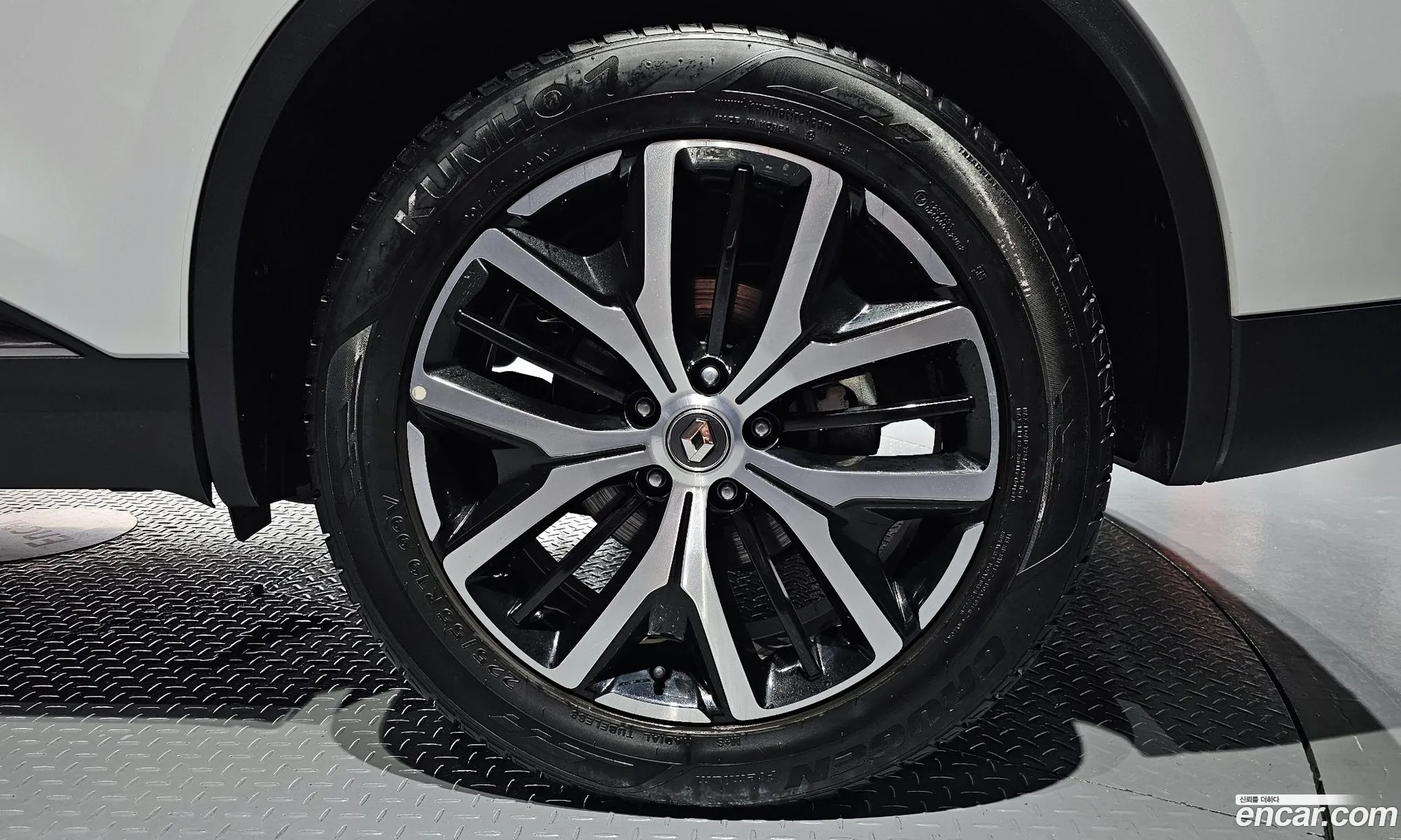 Renault Samsung Qm6 20 Lpe Re Signature 2Wd 2020 - фотография 1780839