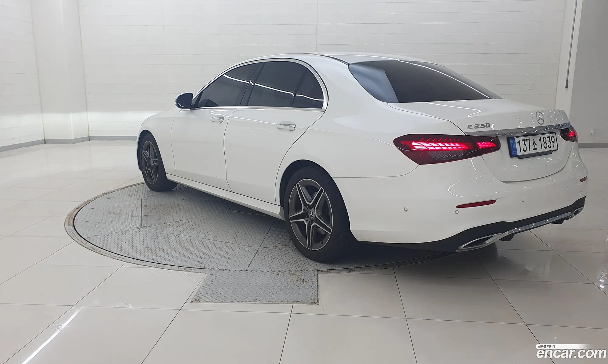 Mercedes-Benz E-Klasse E250 Amg Line 2023 - фотография 18482322