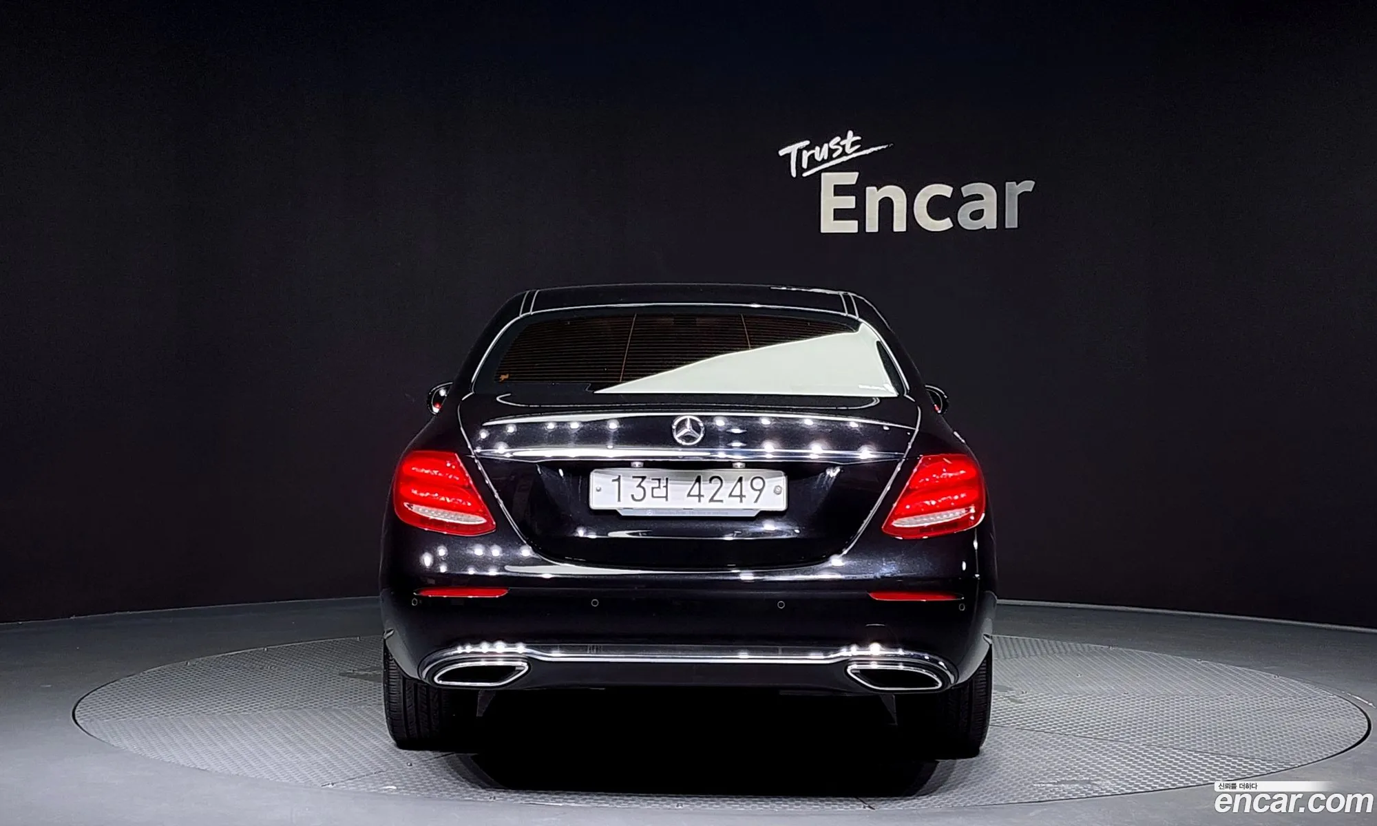 Mercedes-Benz E-Klasse V W213 S213 C238 E220D Exclusive 2019 - фотография 18385364