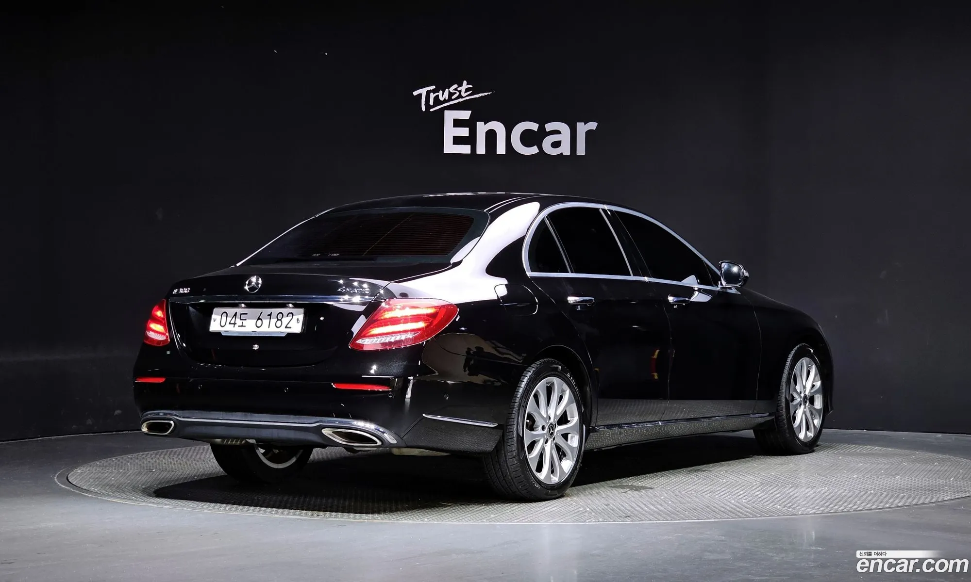 Mercedes-Benz E-Klasse V W213 S213 C238 E300 4Matic Exclusive 2018 - фотография 18338458